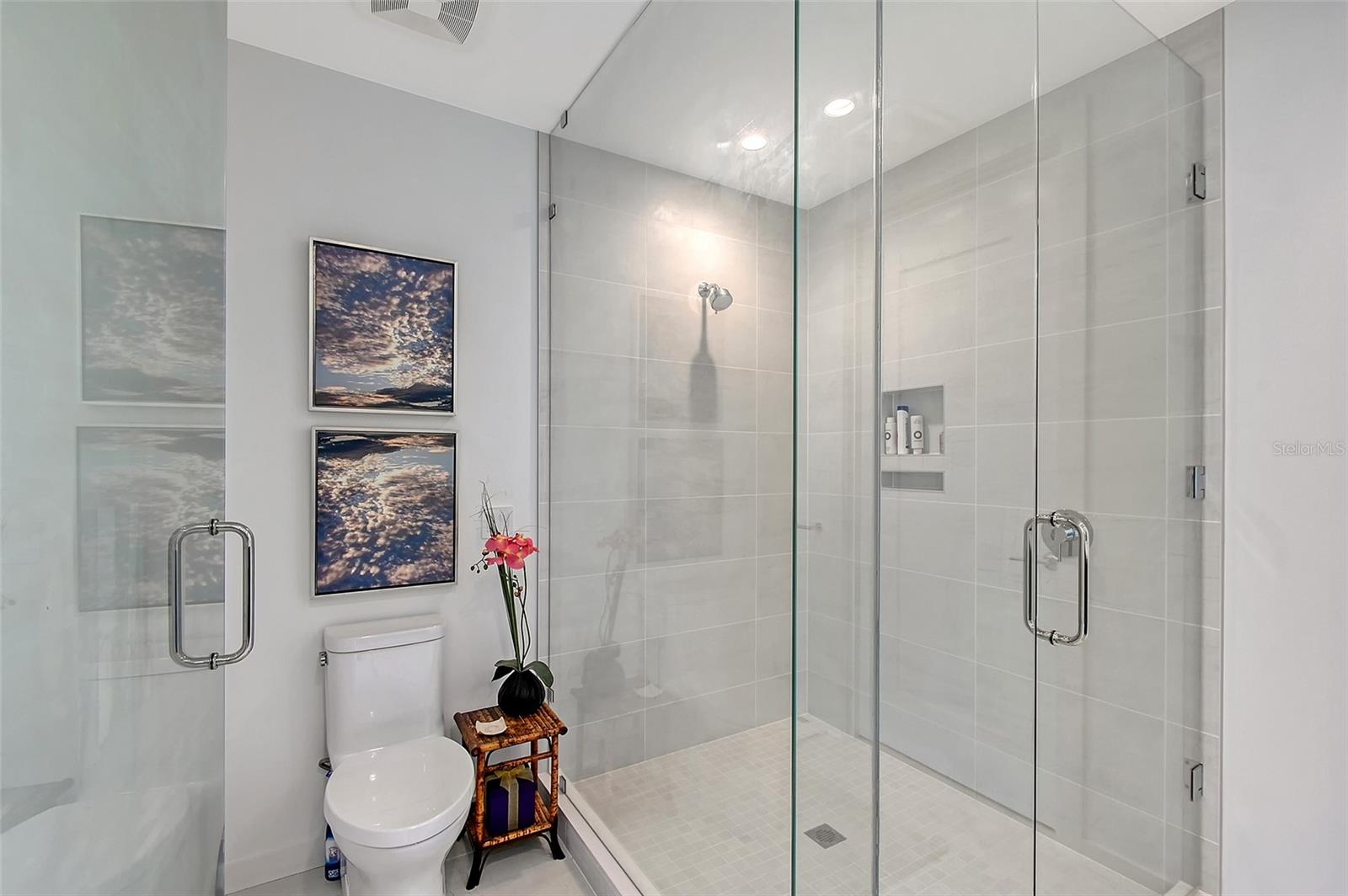 301 QUAY COMMONS #1208