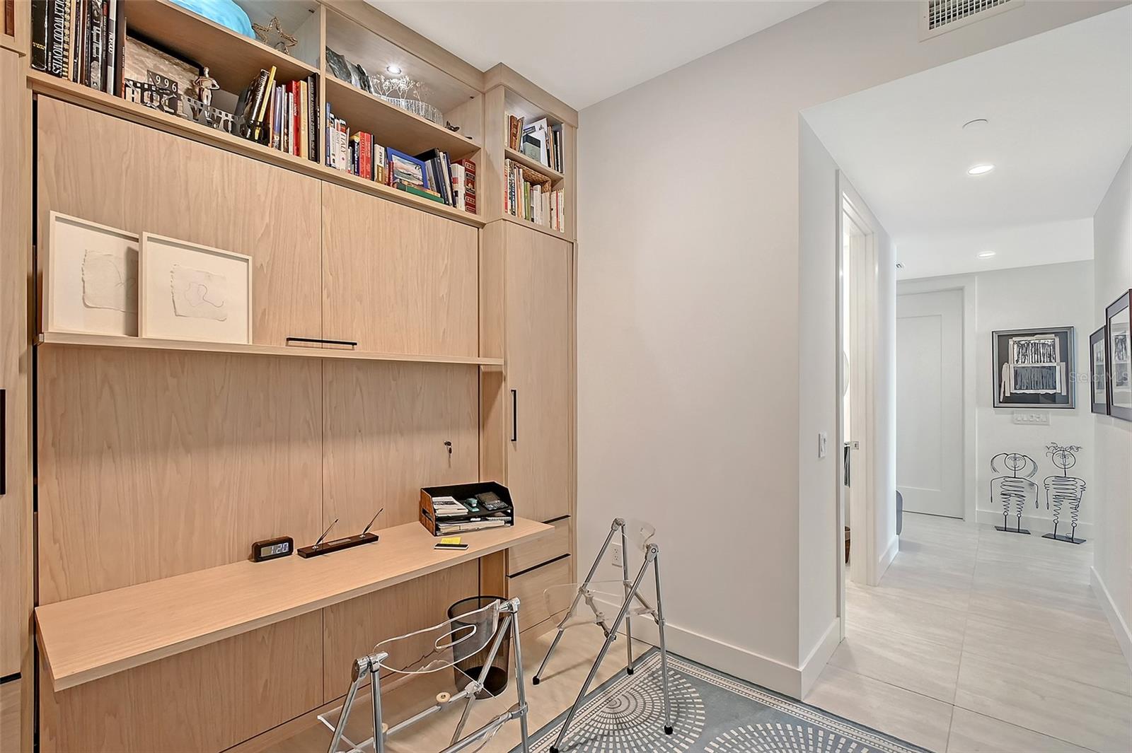 301 QUAY COMMONS #1208