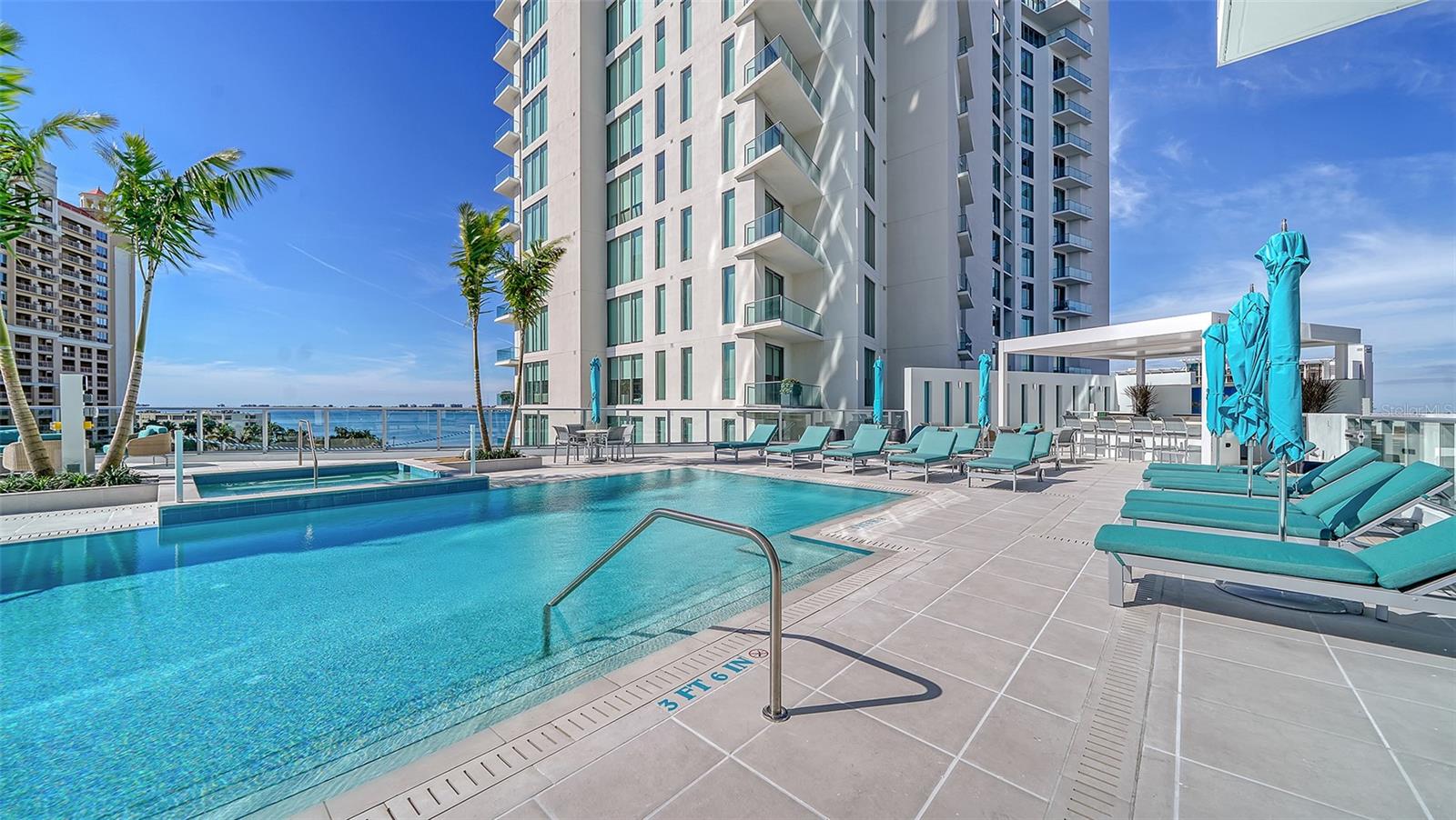 301 QUAY COMMONS #1208