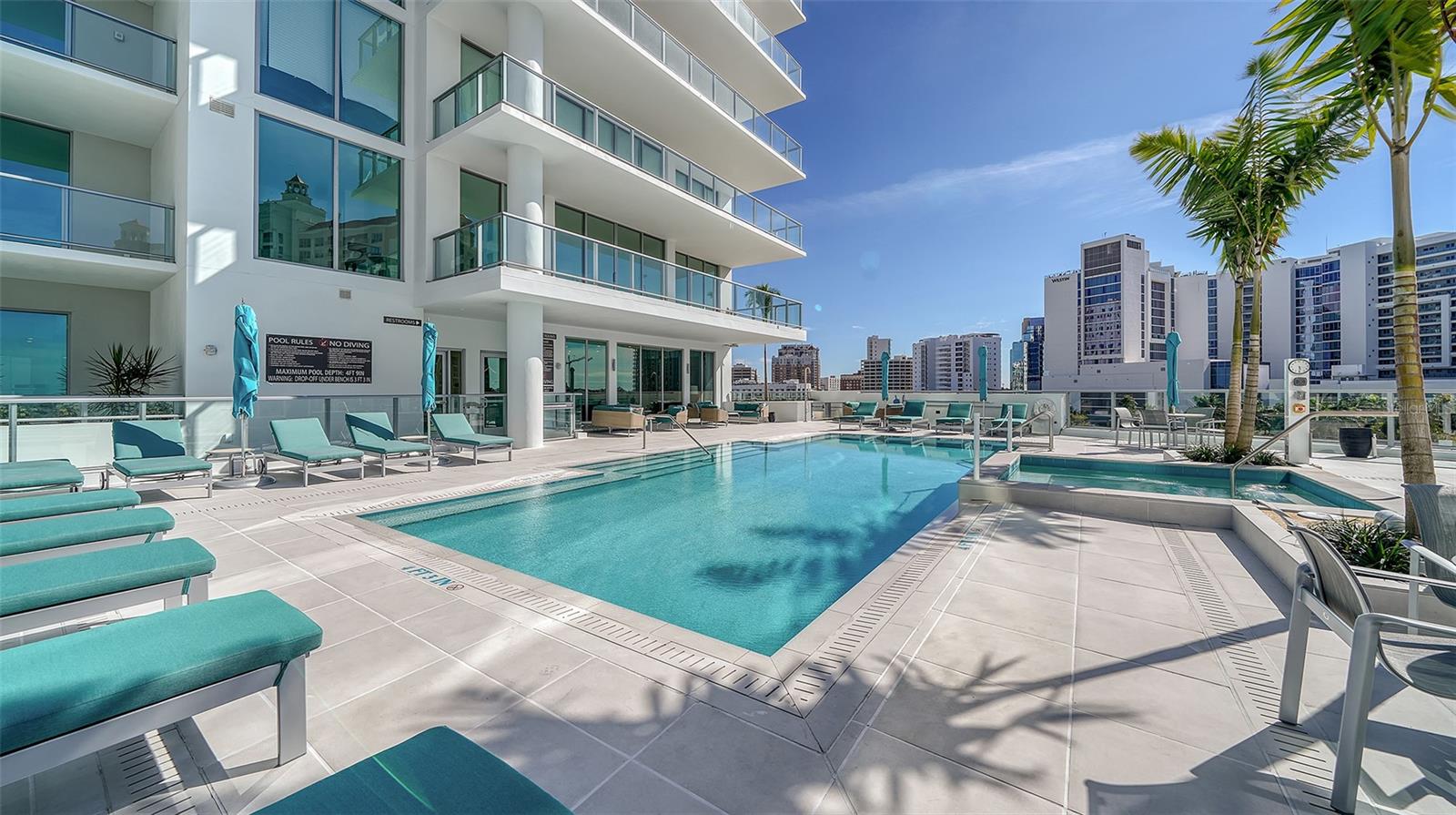 301 QUAY COMMONS #1208