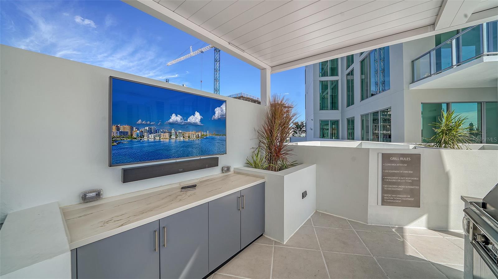 301 QUAY COMMONS #1208