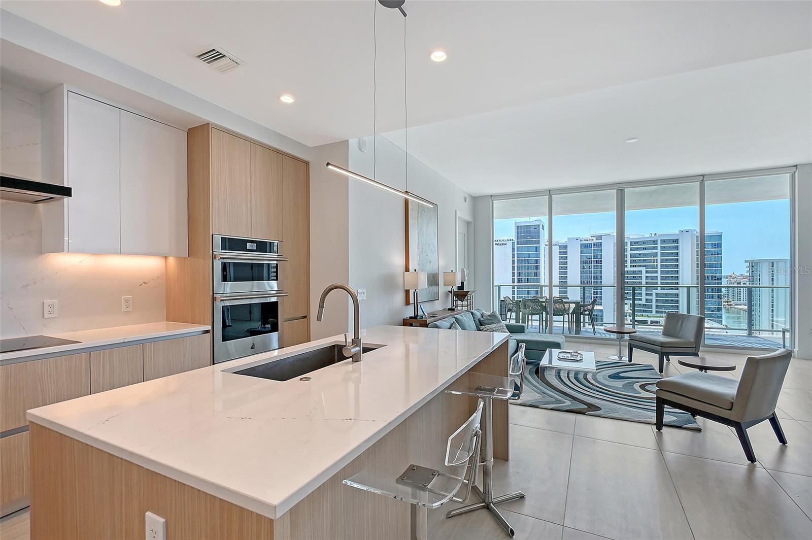 301 QUAY COMMONS #1208