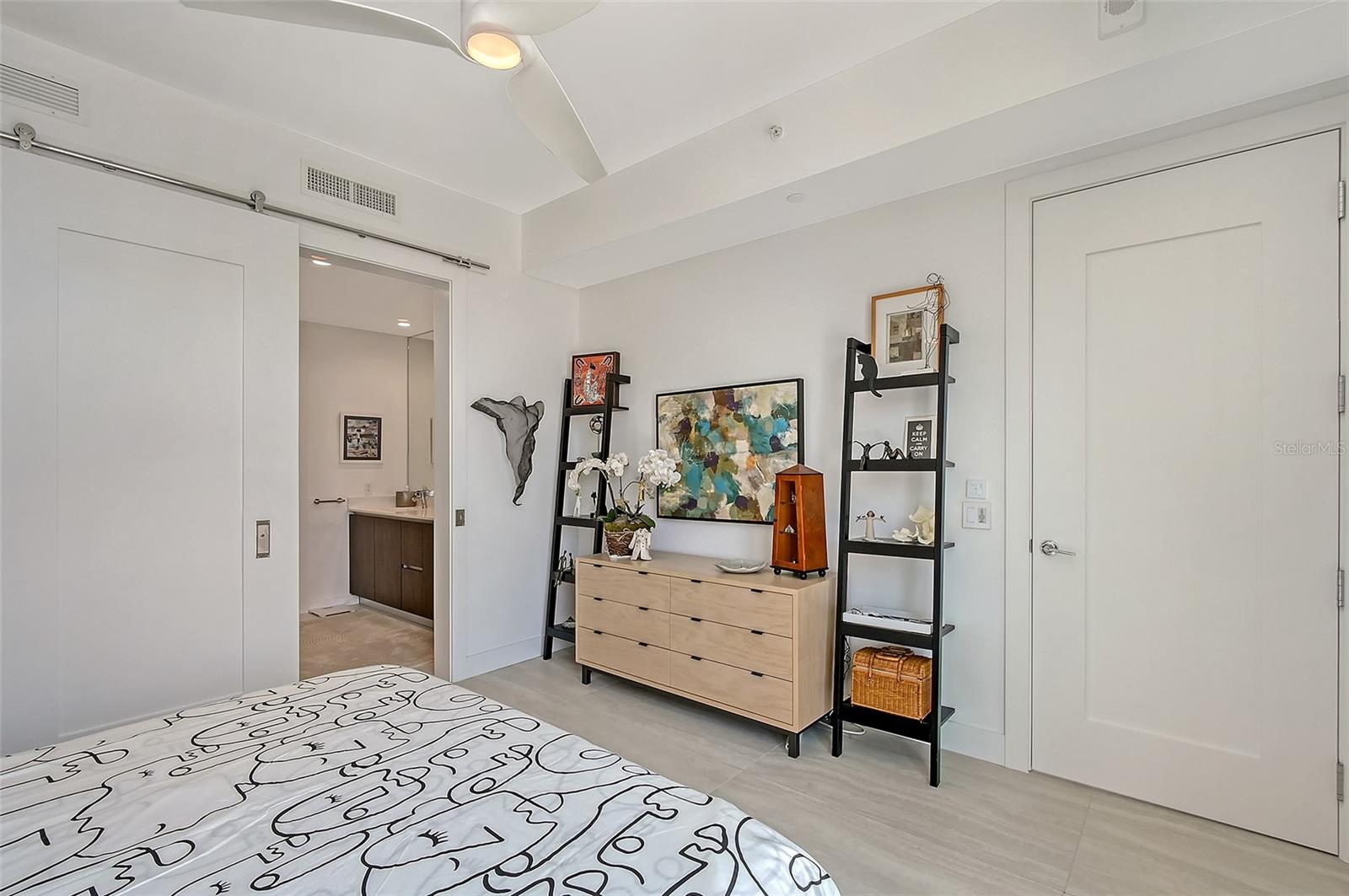 301 QUAY COMMONS #1208