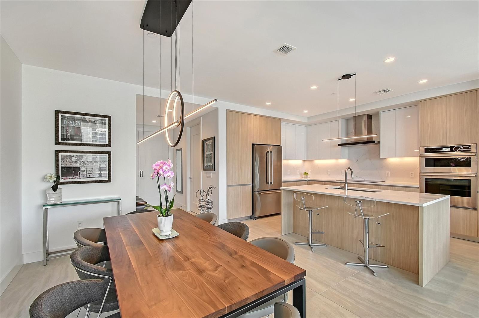 301 QUAY COMMONS #1208