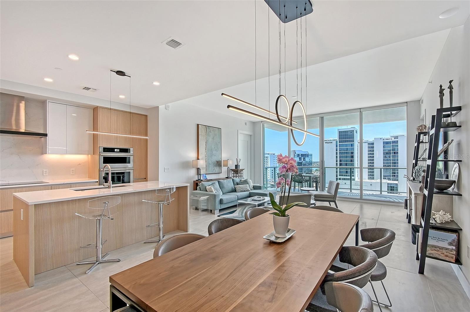 301 QUAY COMMONS #1208