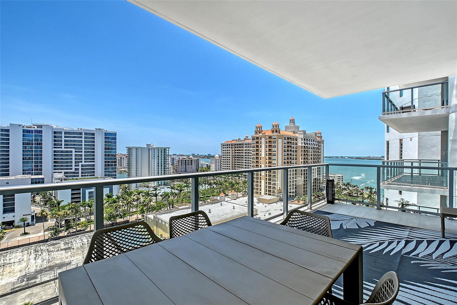 301 QUAY COMMONS #1208