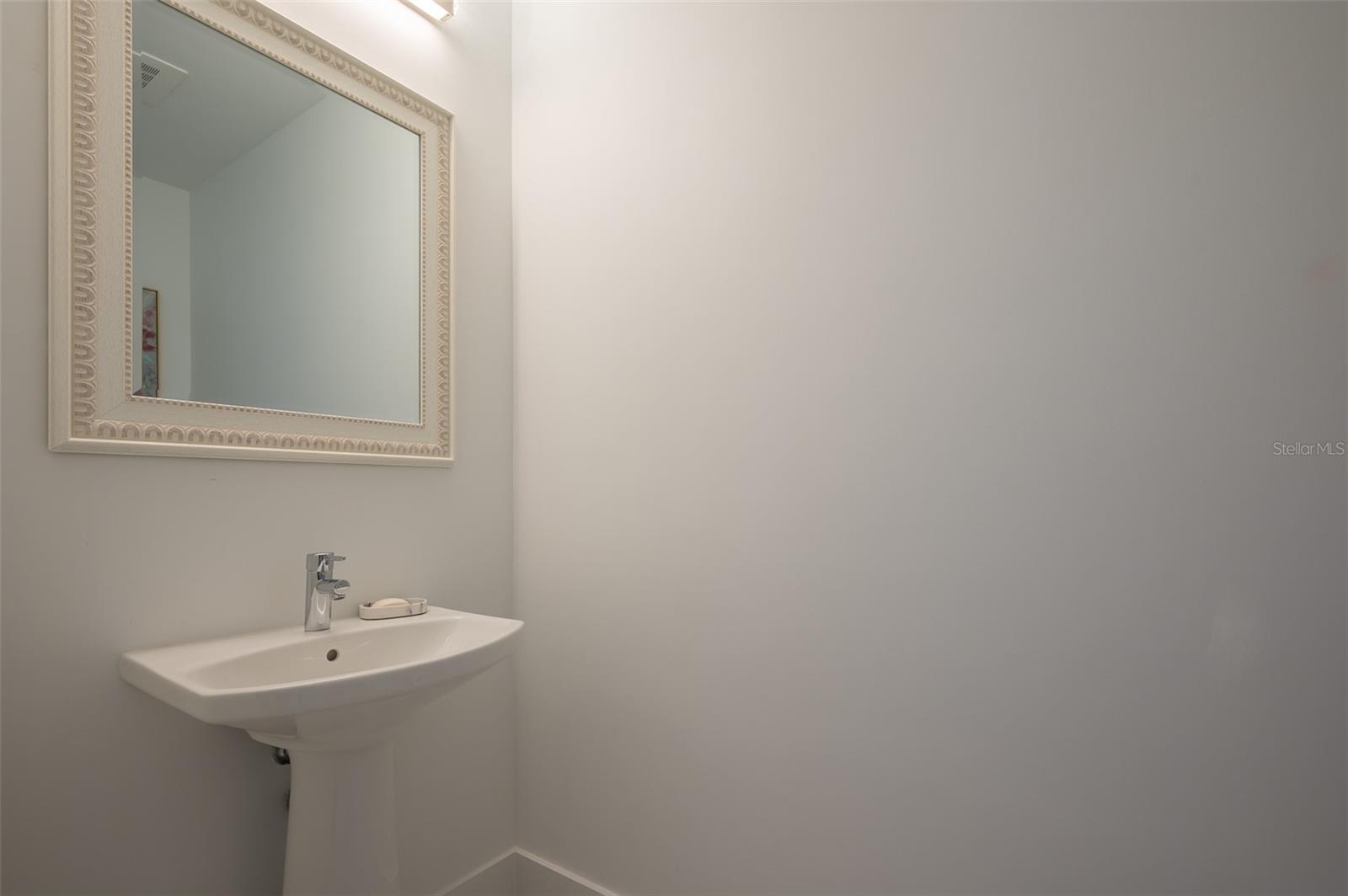 1155 N GULFSTREAM AVE #306