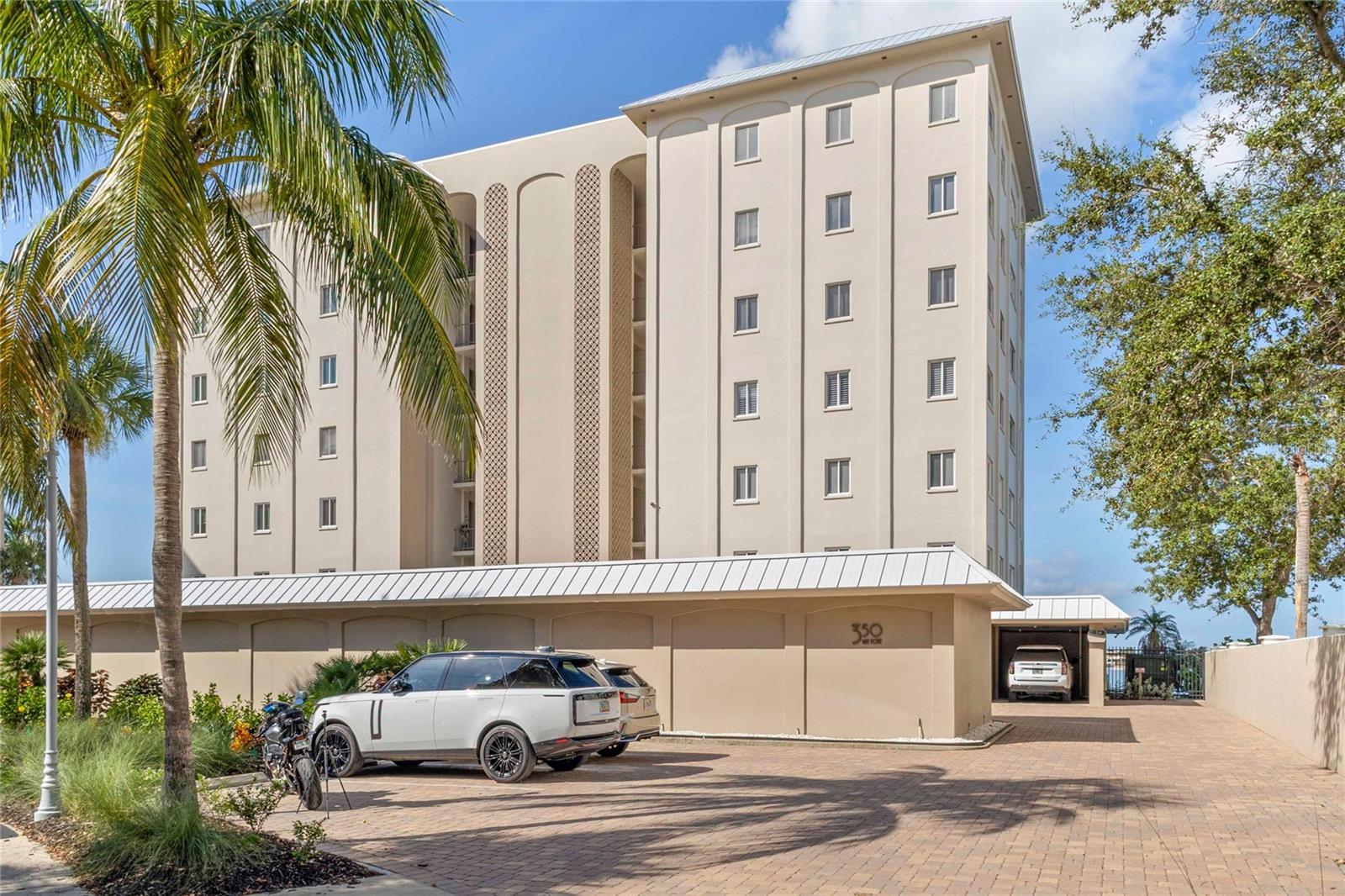 350 GOLDEN GATE PT #33