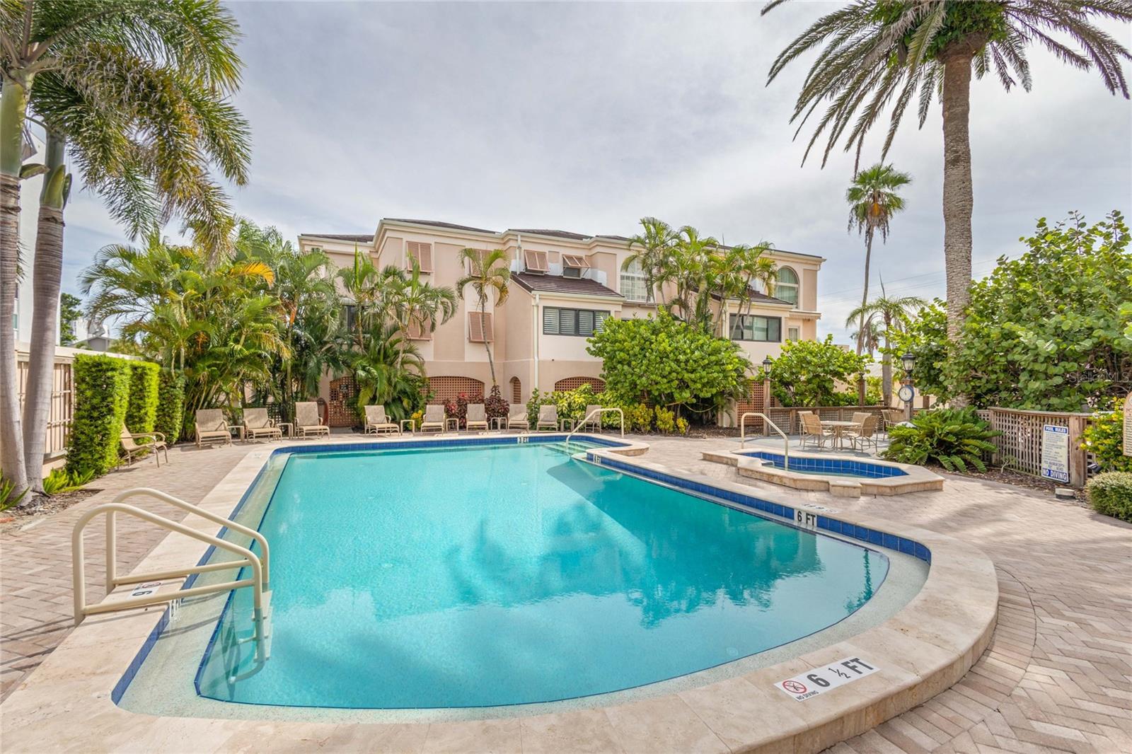 1161 COQUILLE ST #206