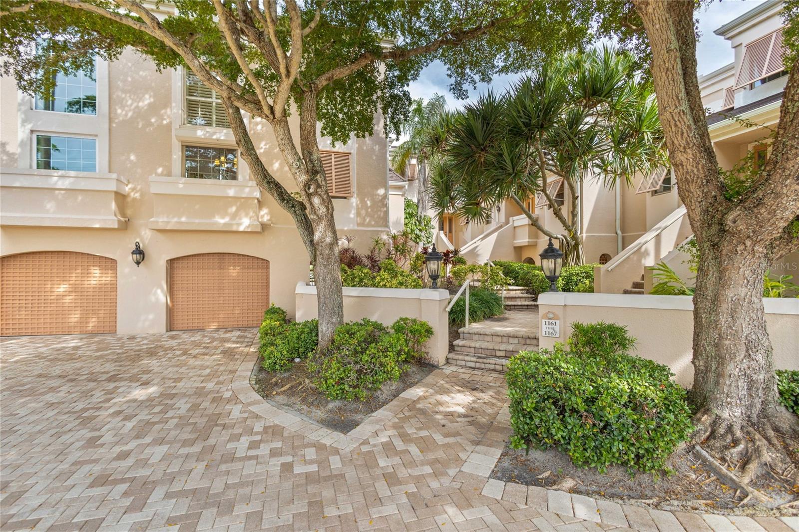 1161 COQUILLE ST #206