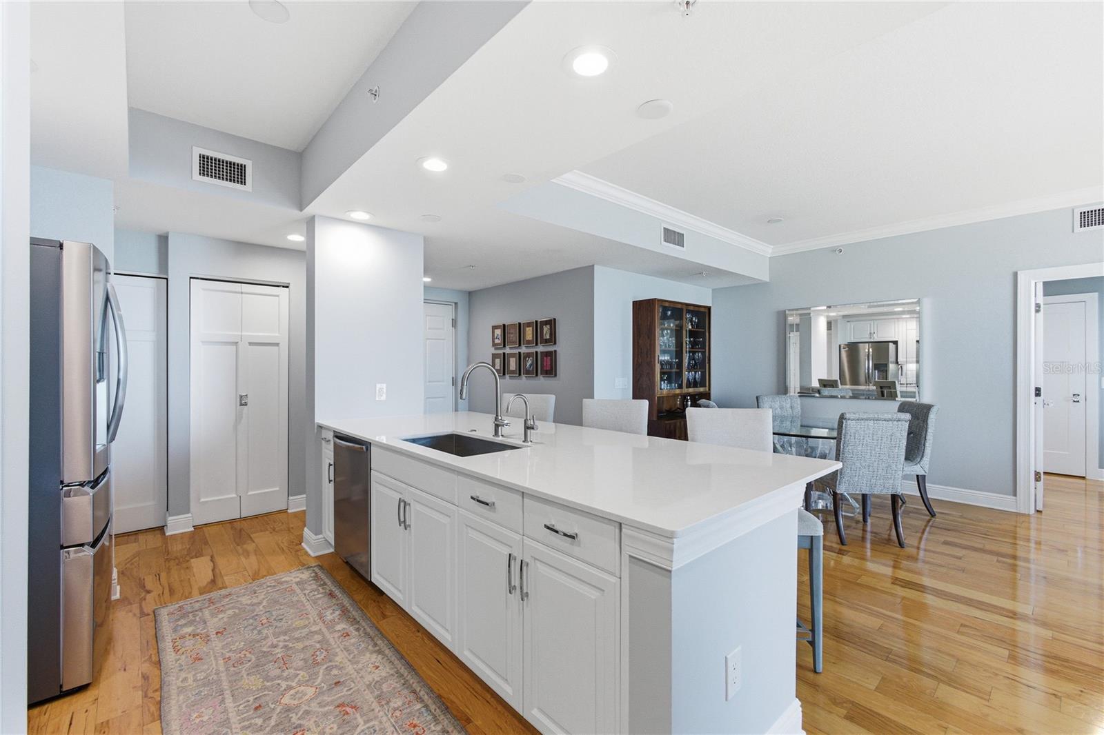 800 N TAMIAMI TRL #1203