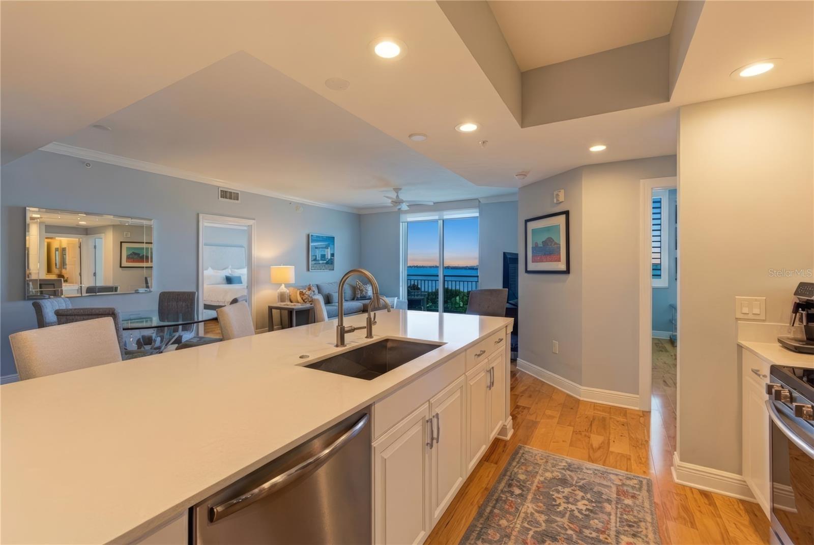 800 N TAMIAMI TRL #1203