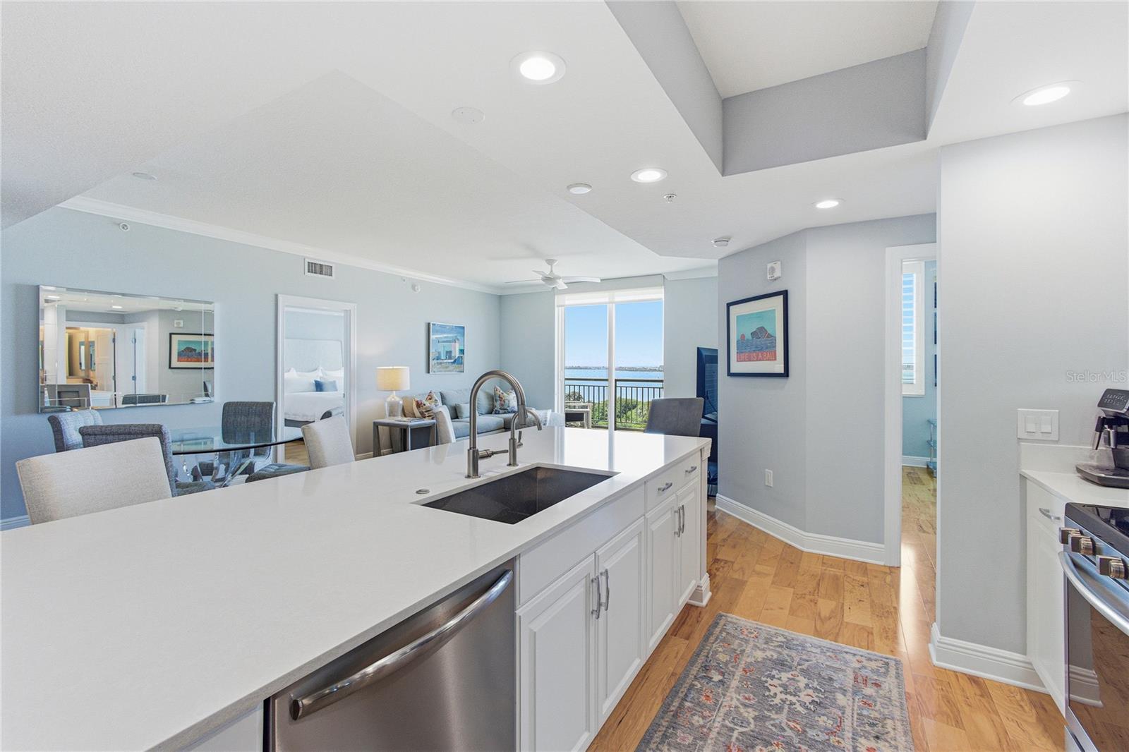 800 N TAMIAMI TRL #1203