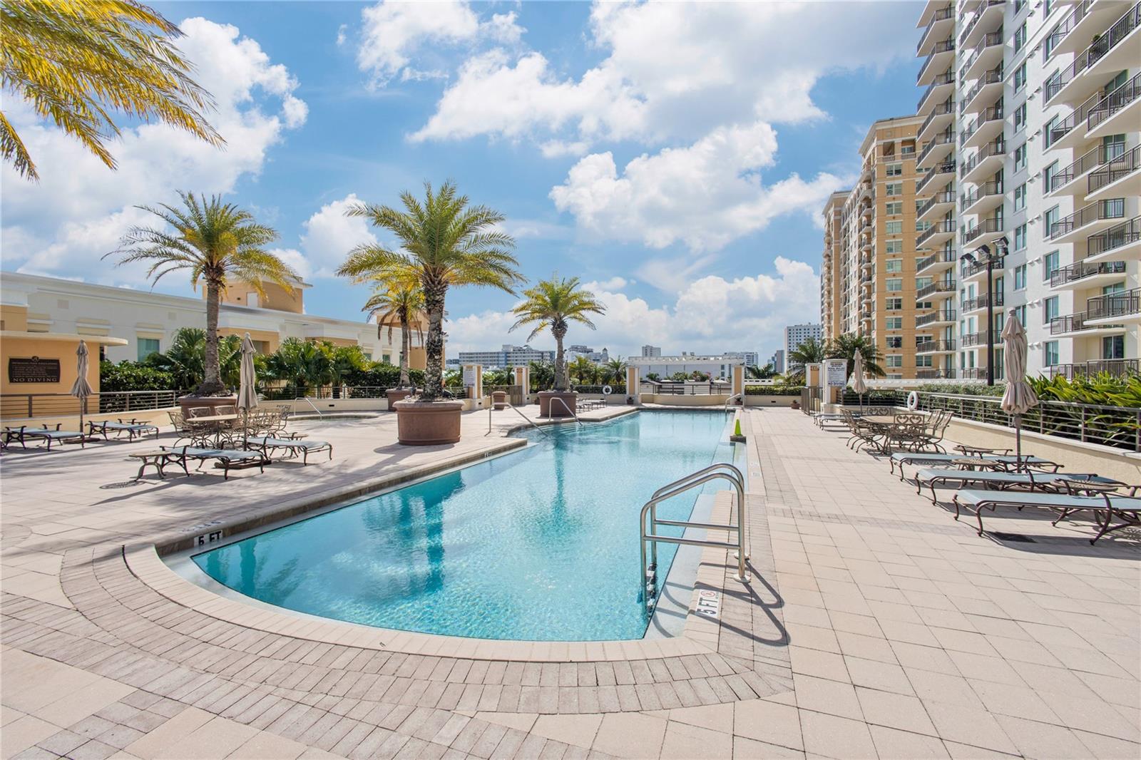 800 N TAMIAMI TRL #1203