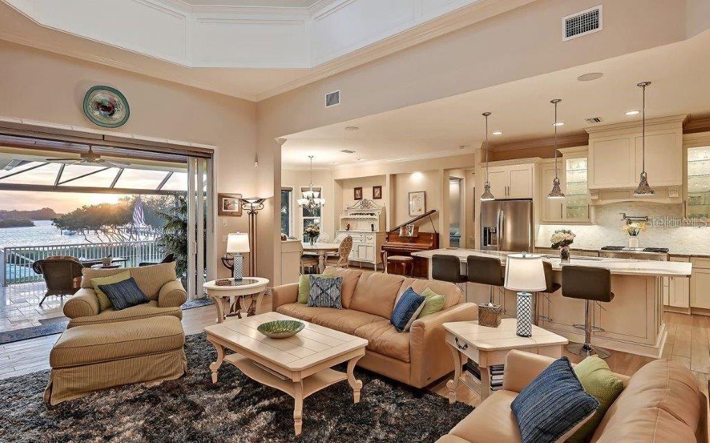 14401 MASTHEAD DR