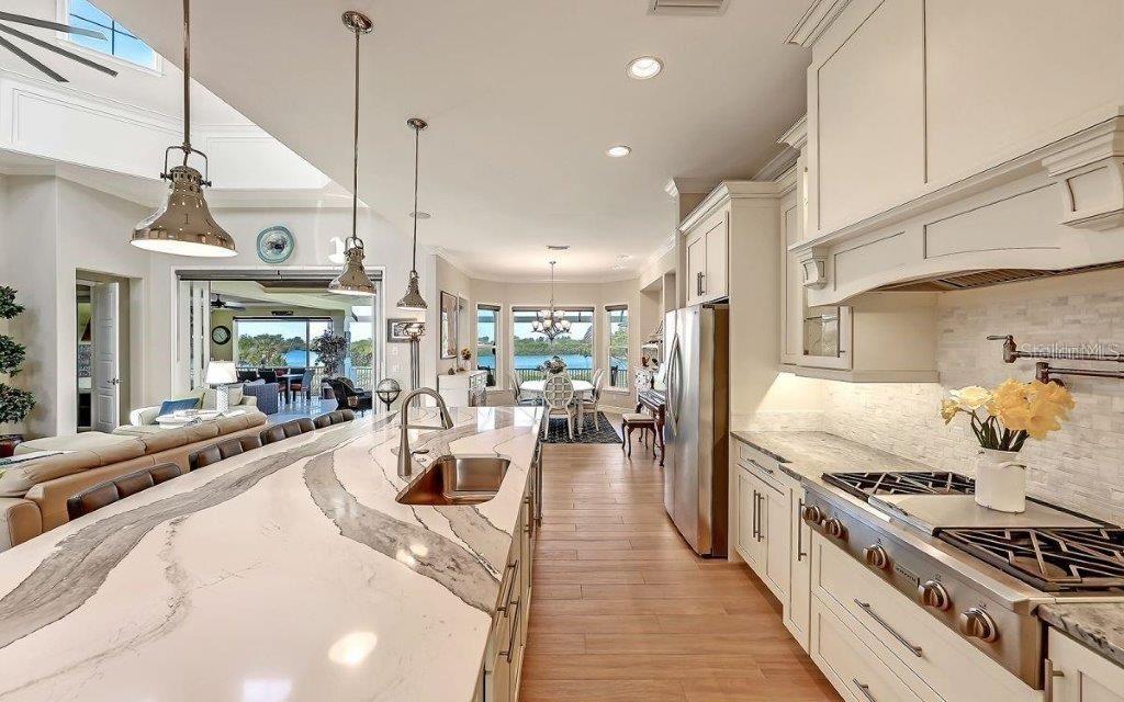 14401 MASTHEAD DR