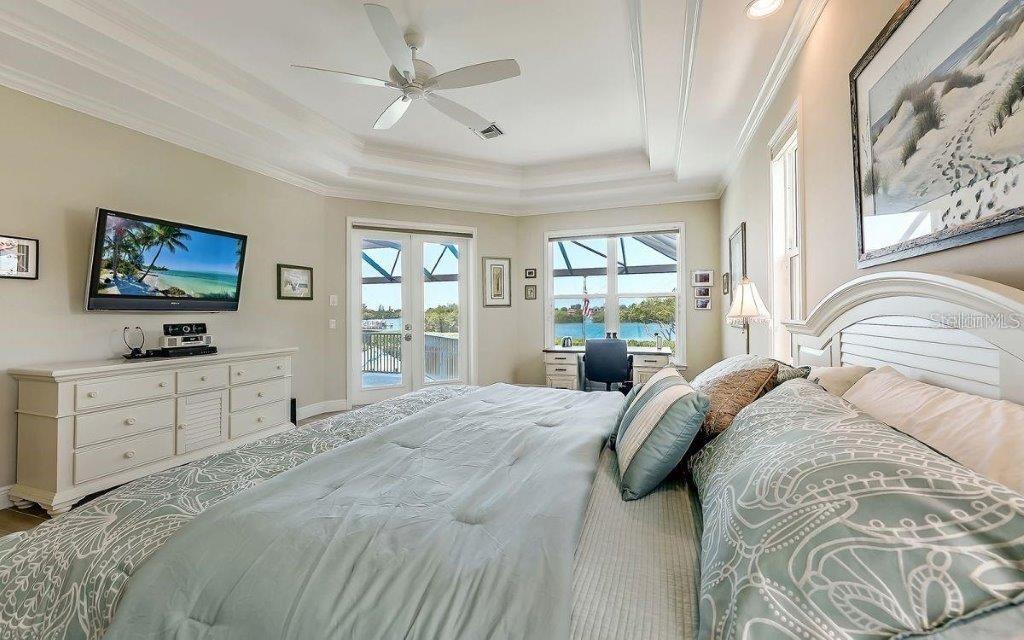 14401 MASTHEAD DR