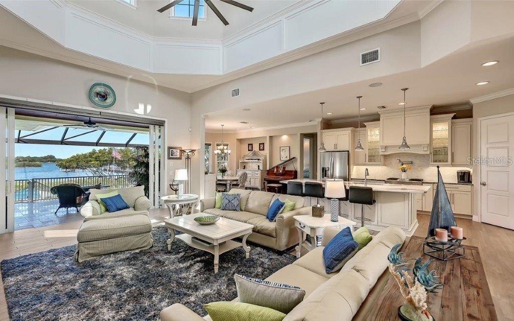14401 MASTHEAD DR