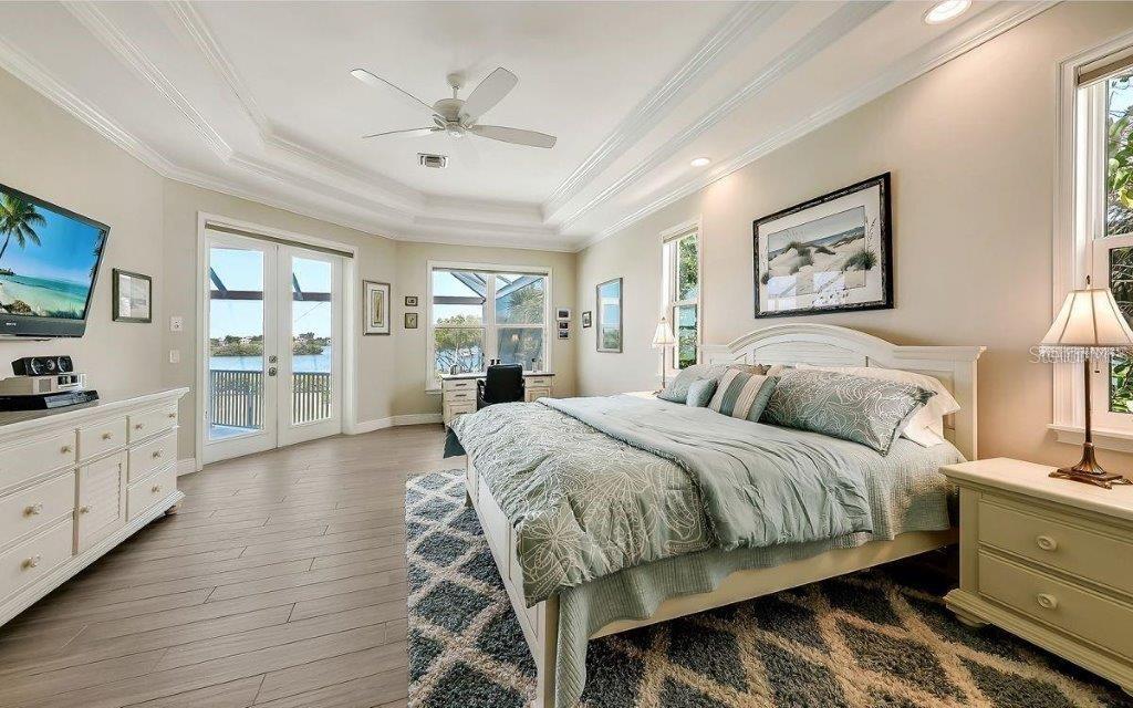 14401 MASTHEAD DR