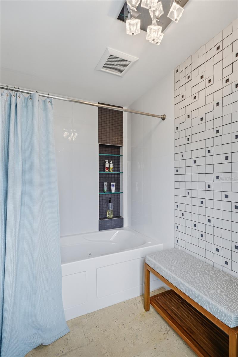 350 GOLDEN GATE PT #51