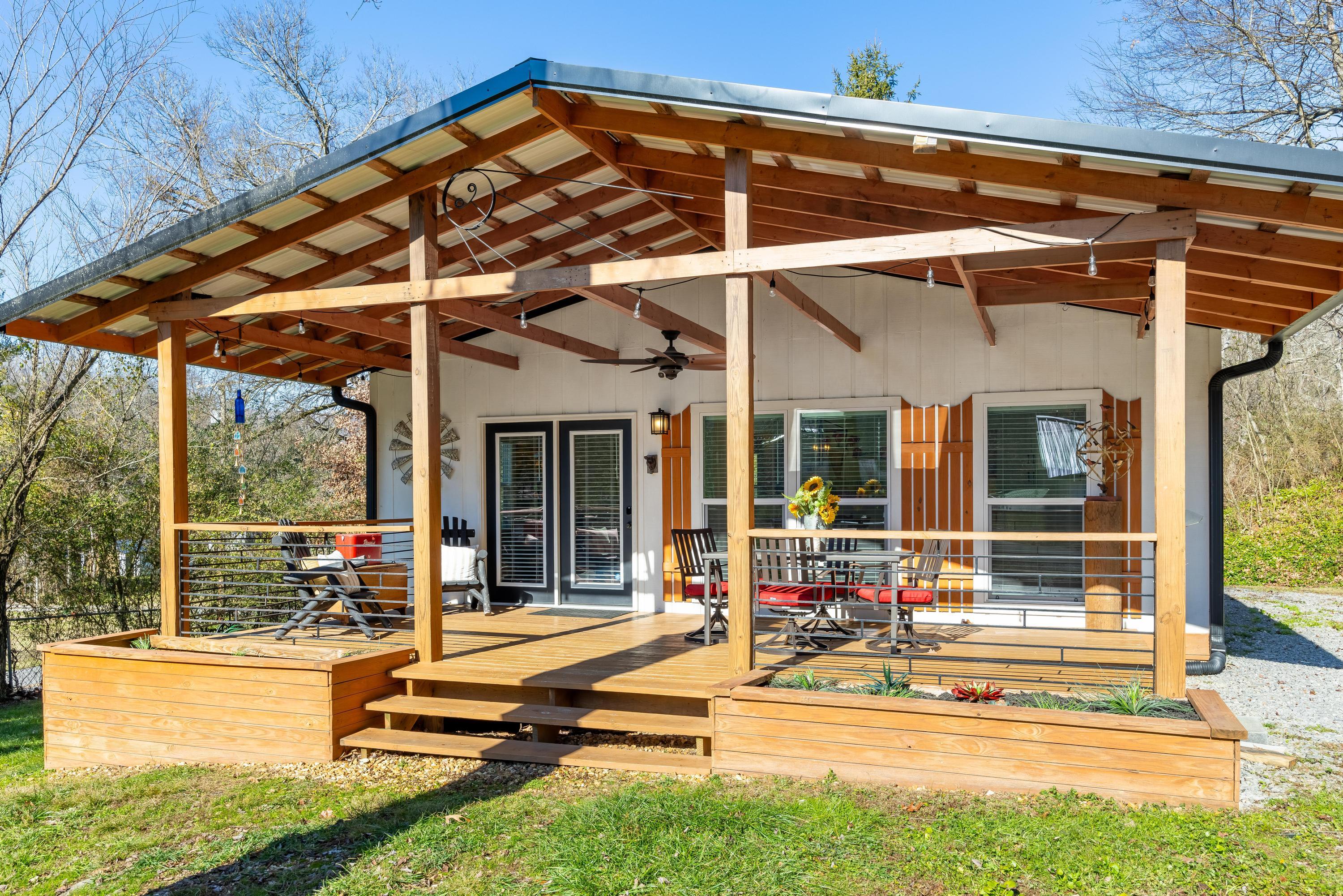351 W Schmitt Road