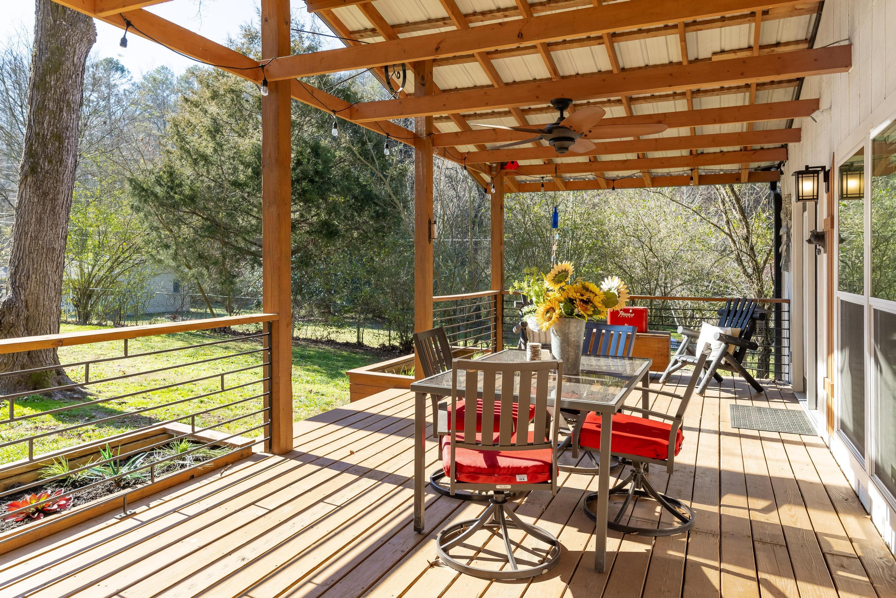 351 W Schmitt Road