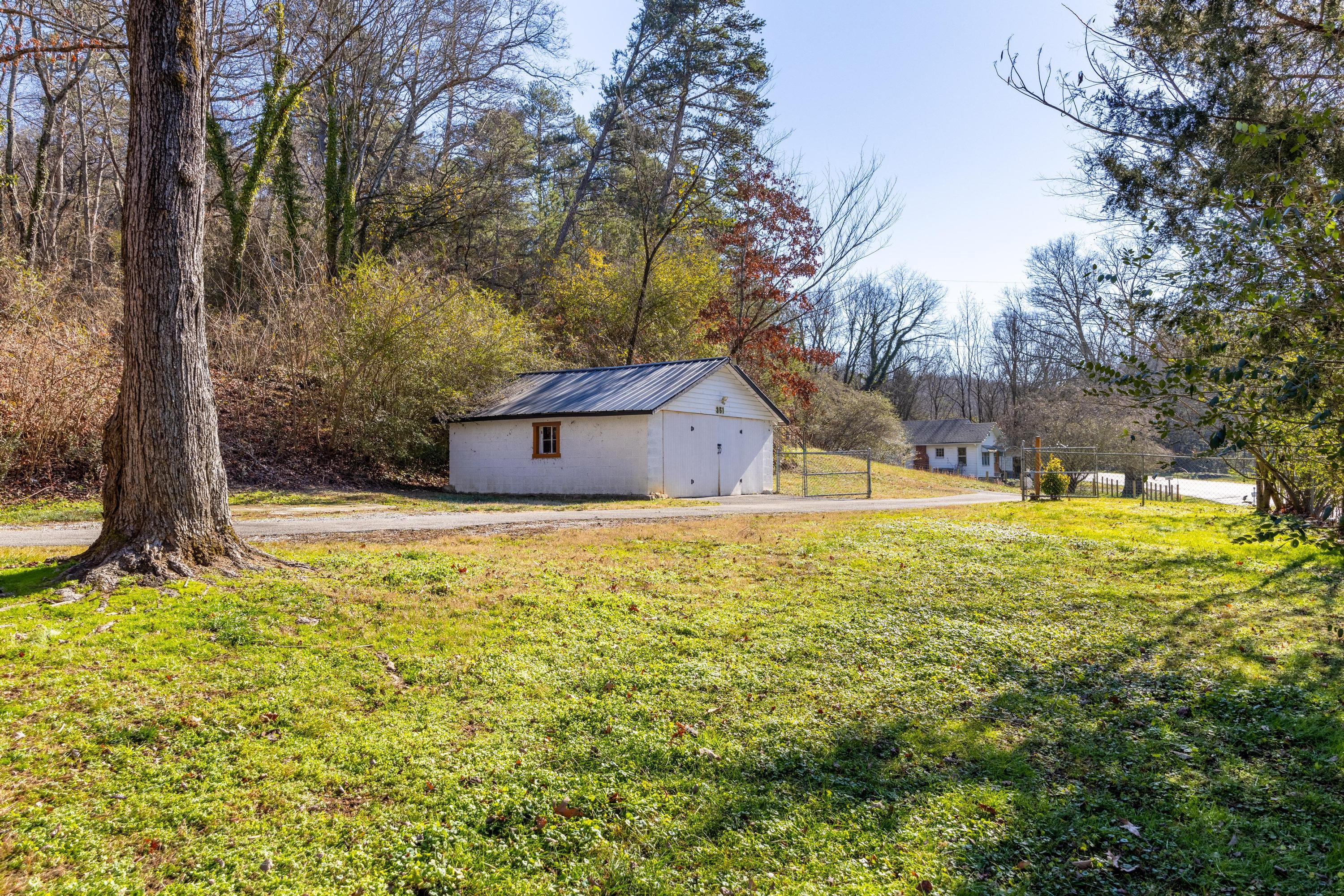 351 W Schmitt Road