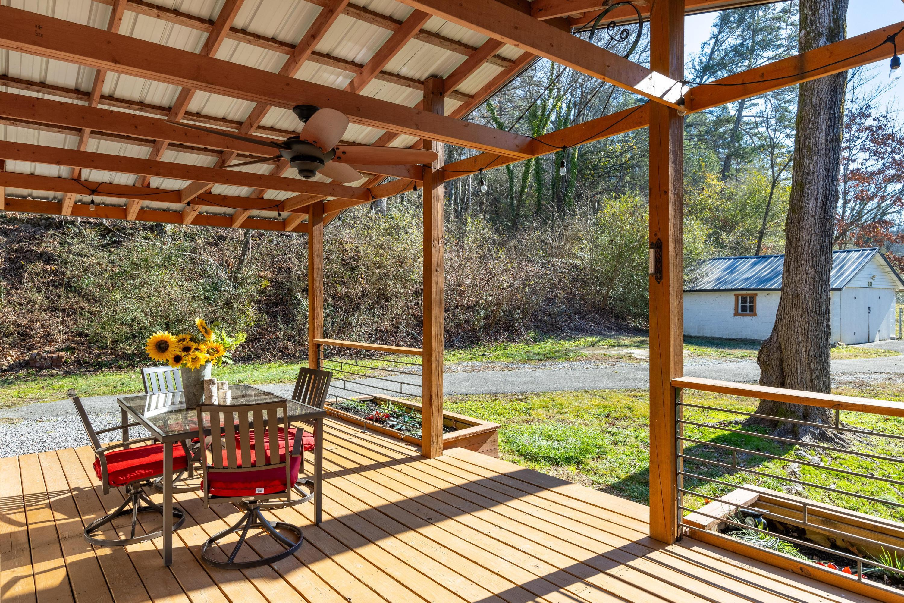 351 W Schmitt Road