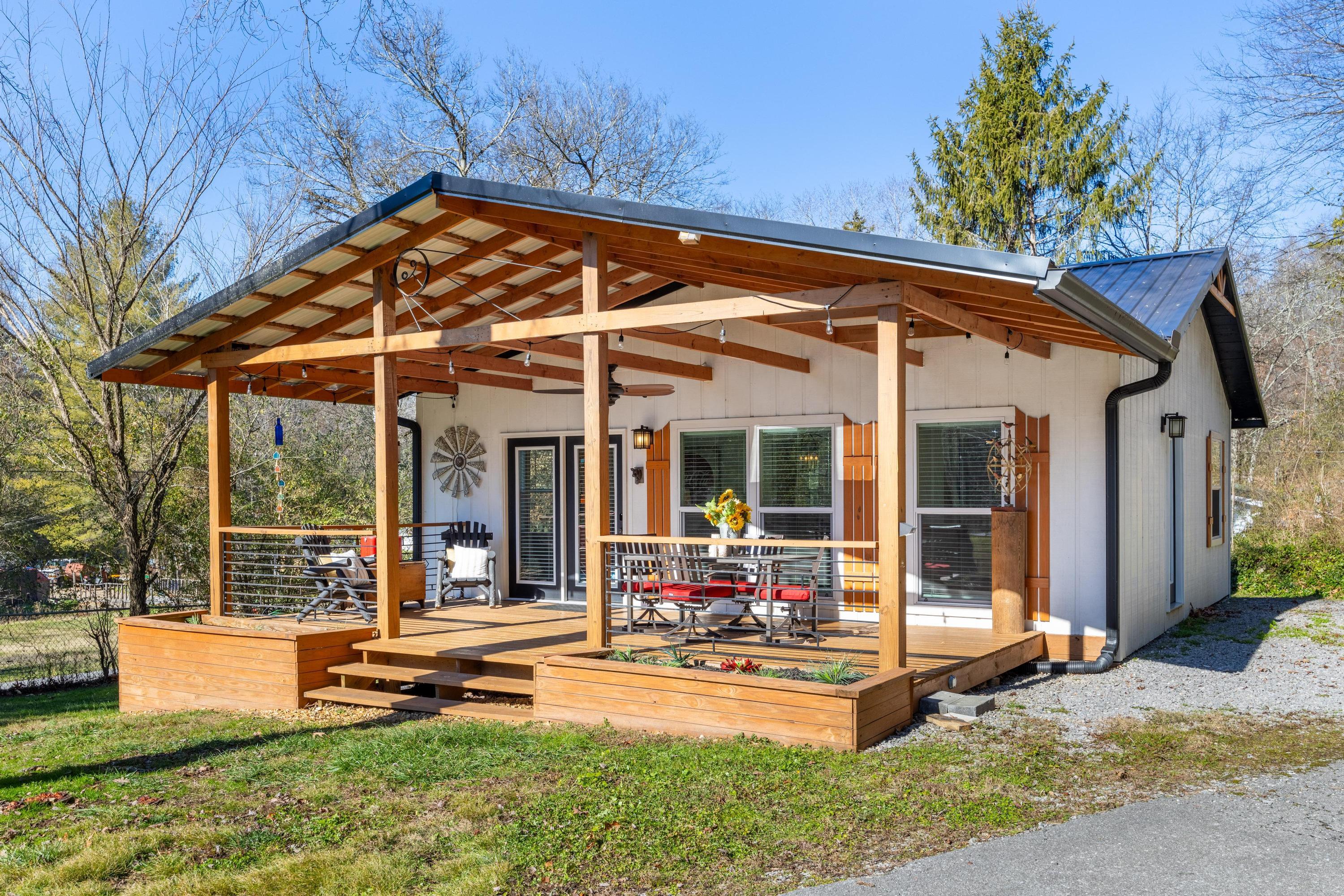 351 W Schmitt Road