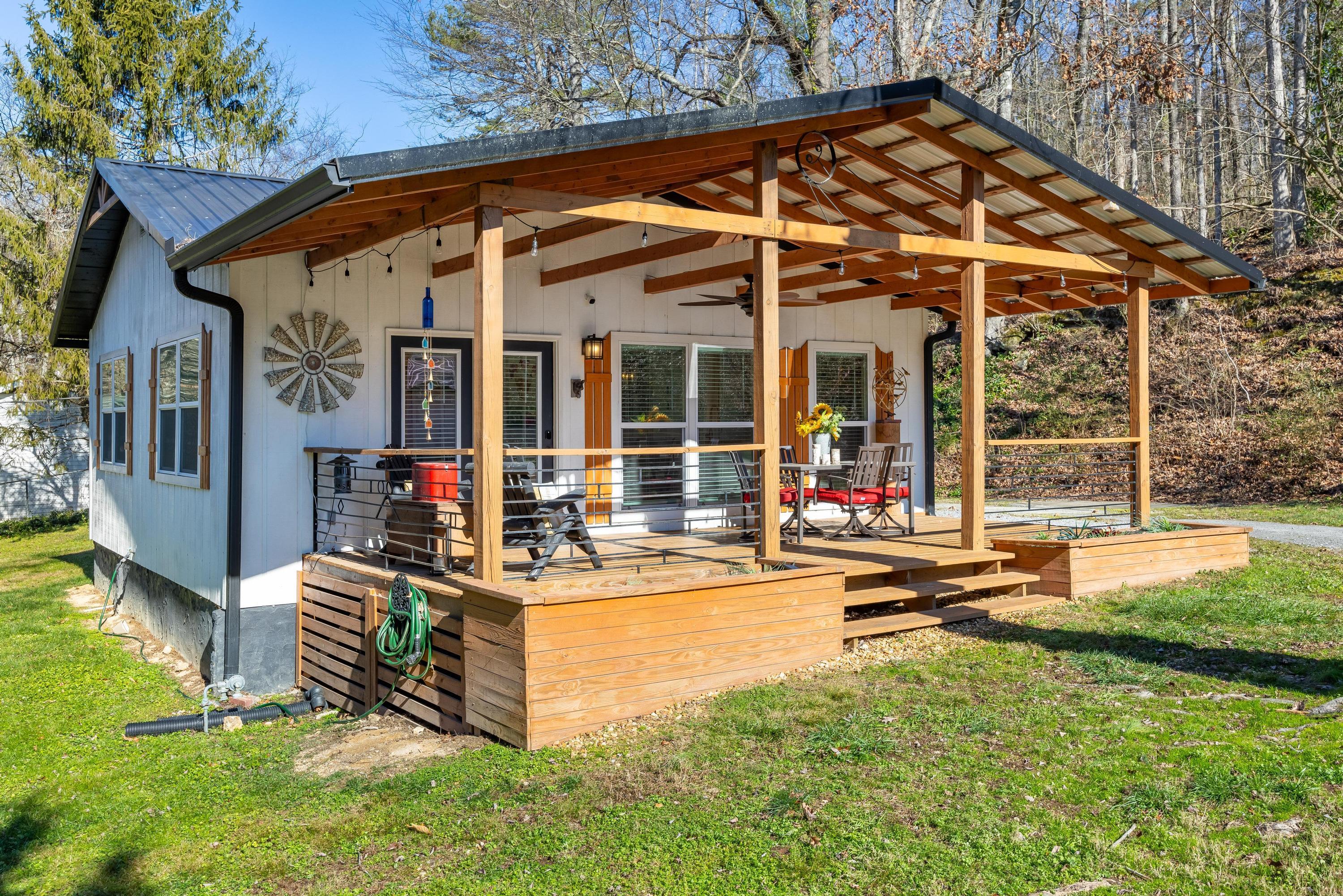 351 W Schmitt Road