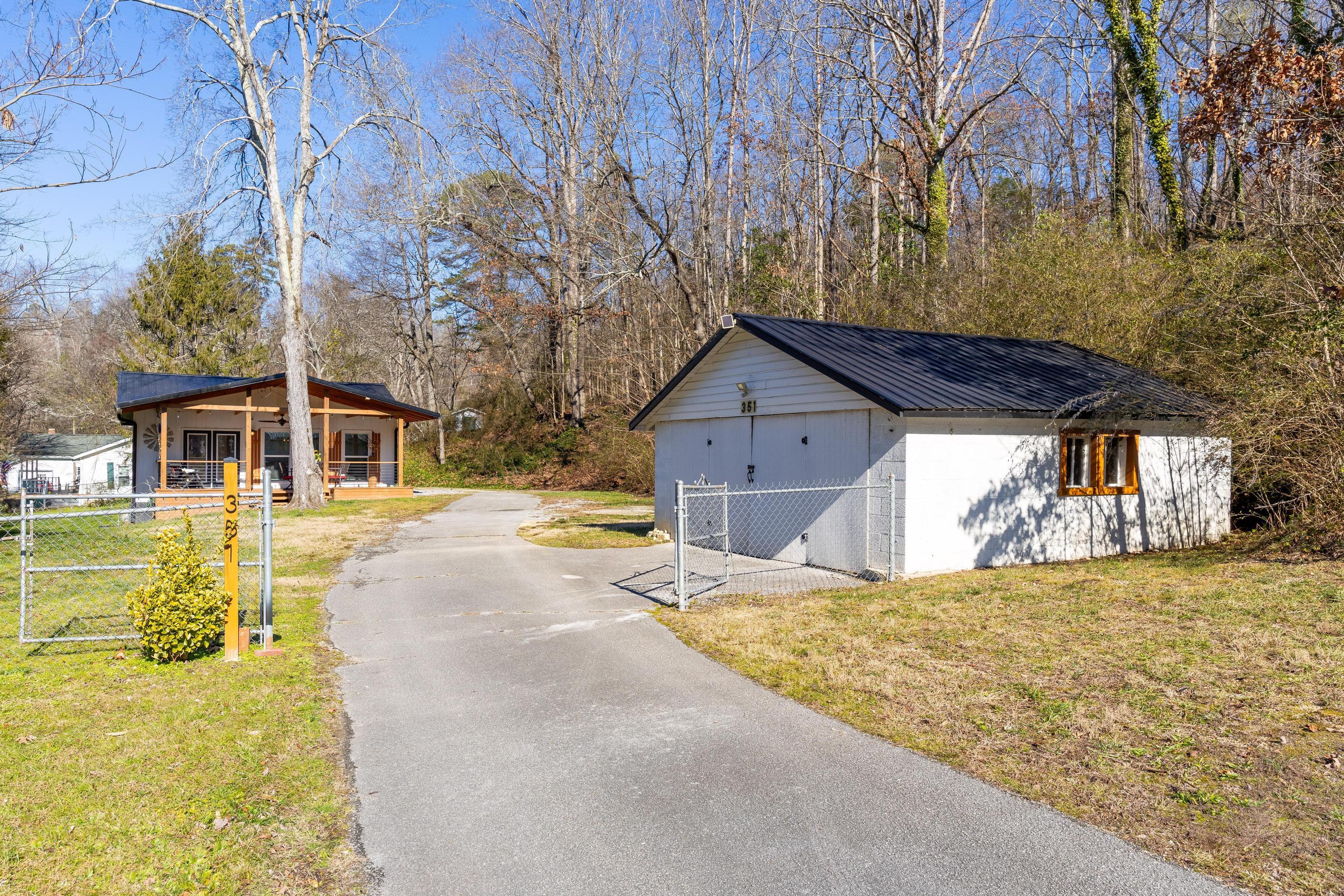 351 W Schmitt Road