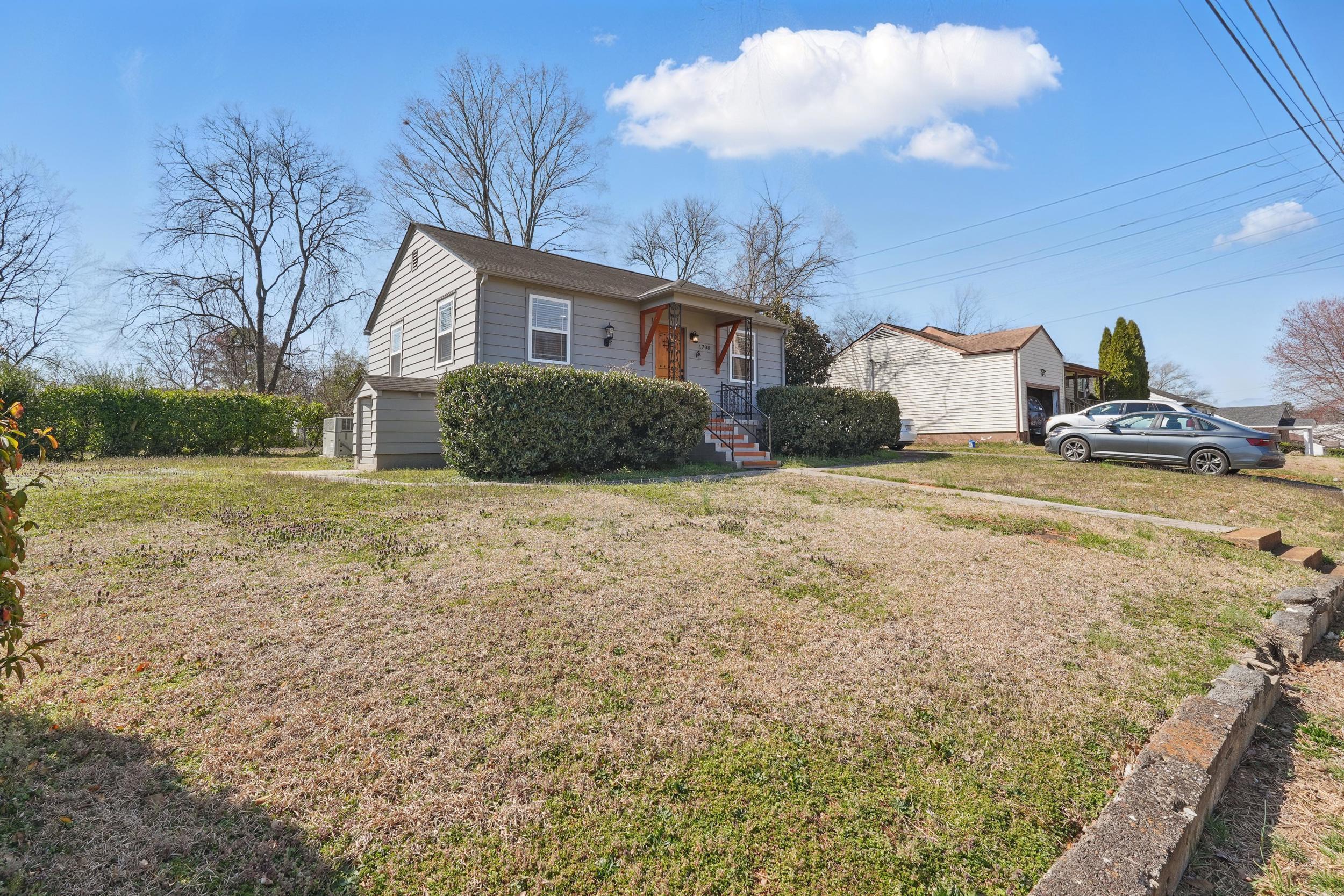 1708 Strawberry Lane