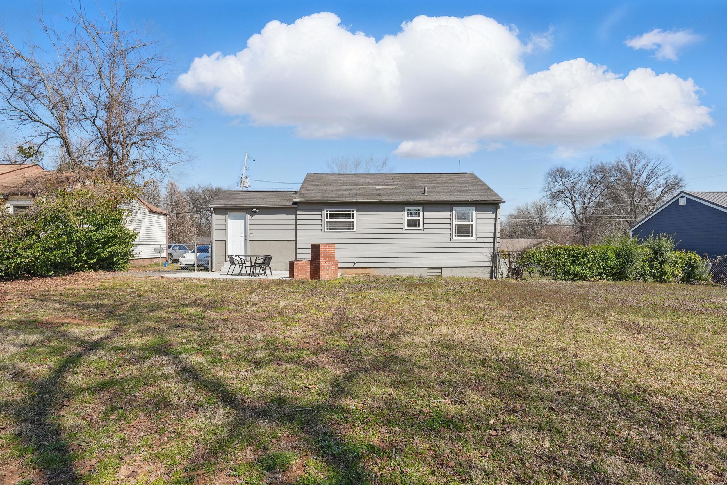 1708 Strawberry Lane
