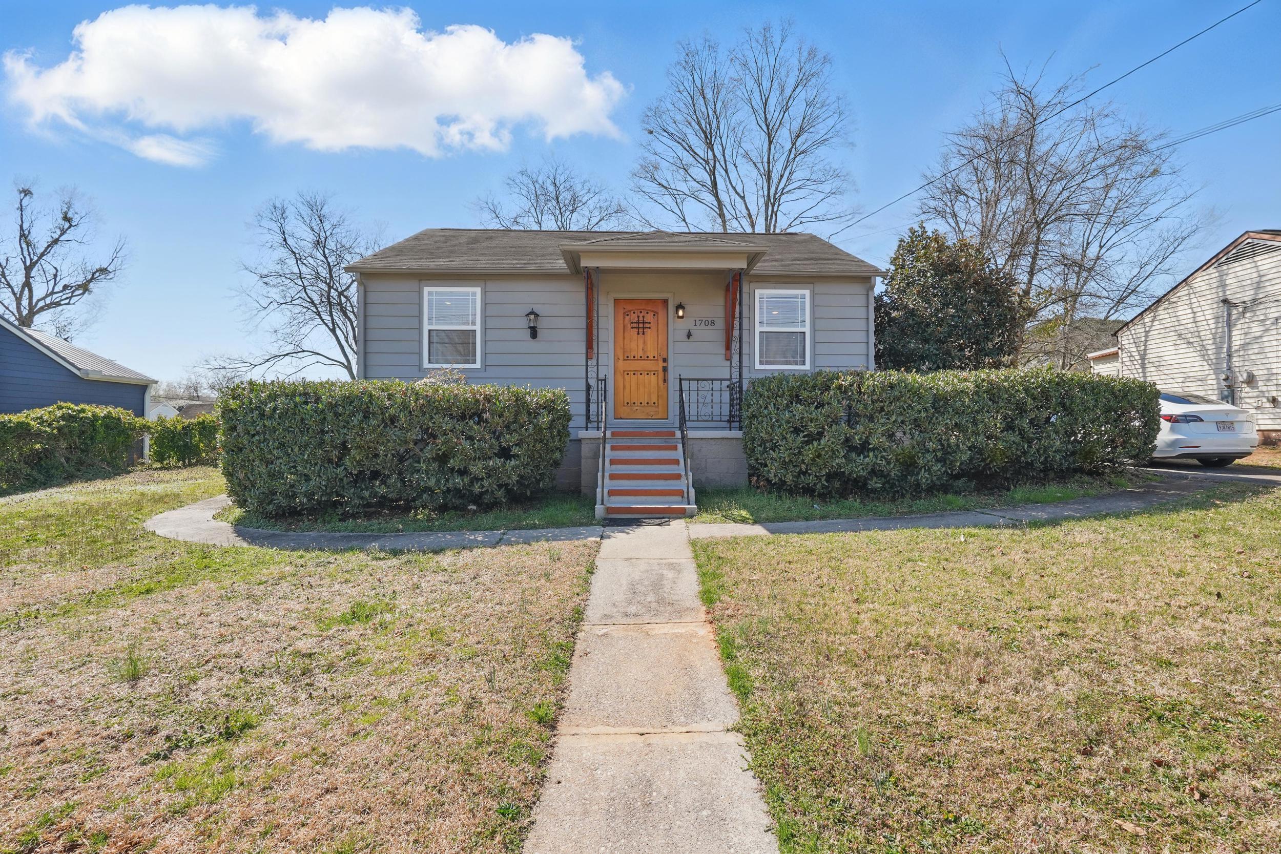 1708 Strawberry Lane