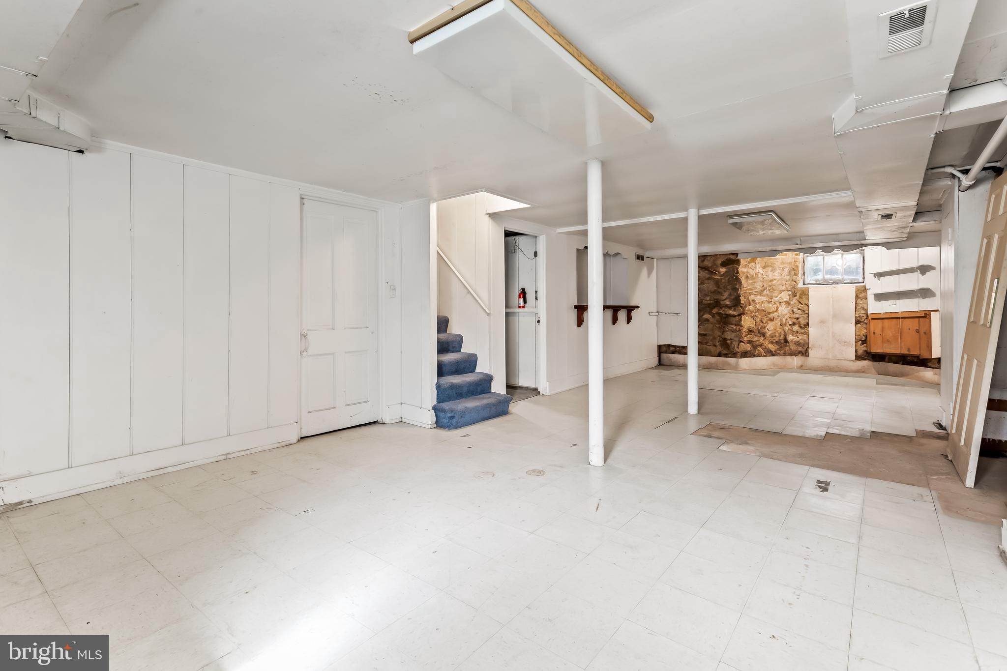 328 Tunbridge ROAD