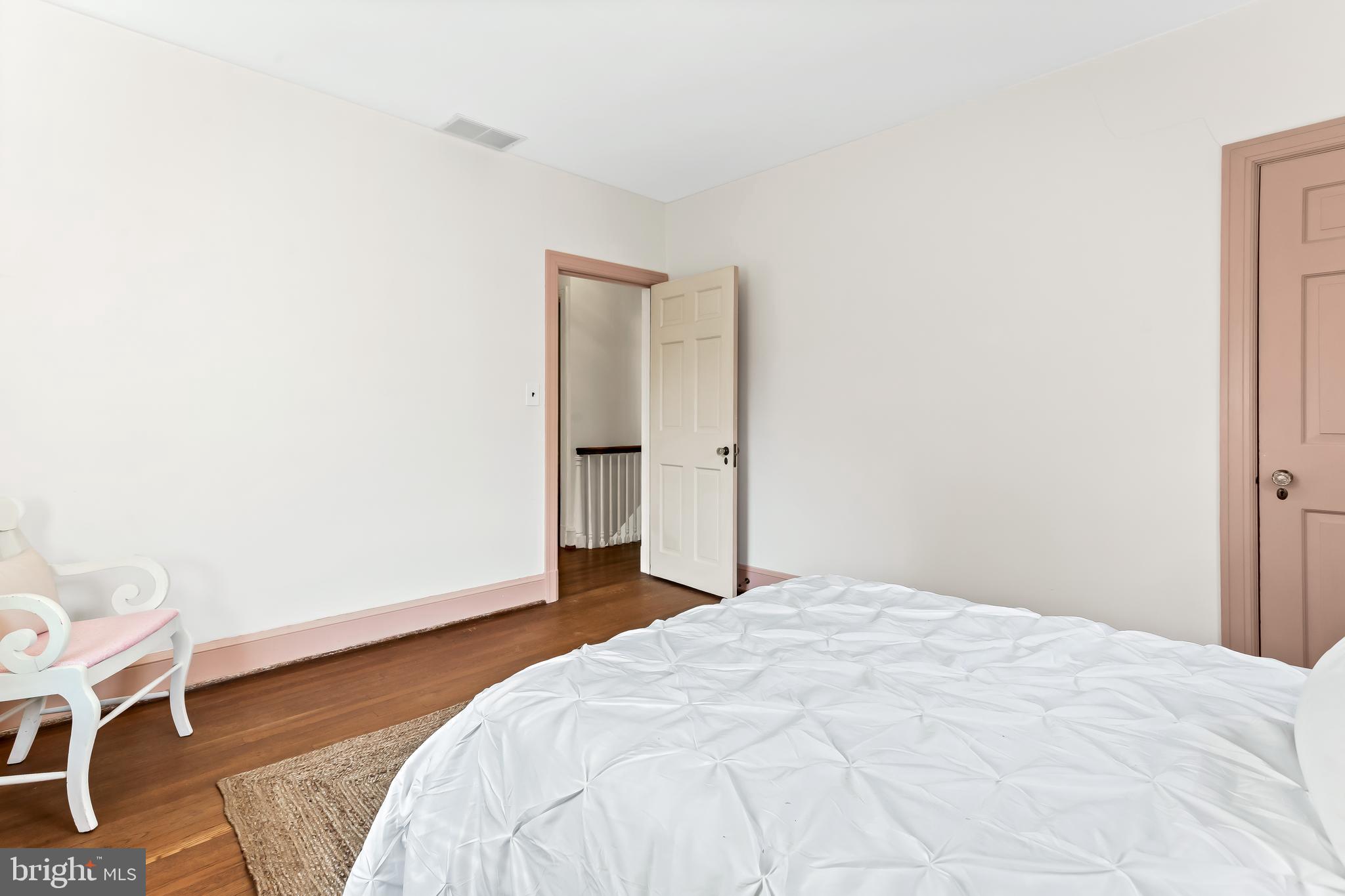 328 Tunbridge ROAD