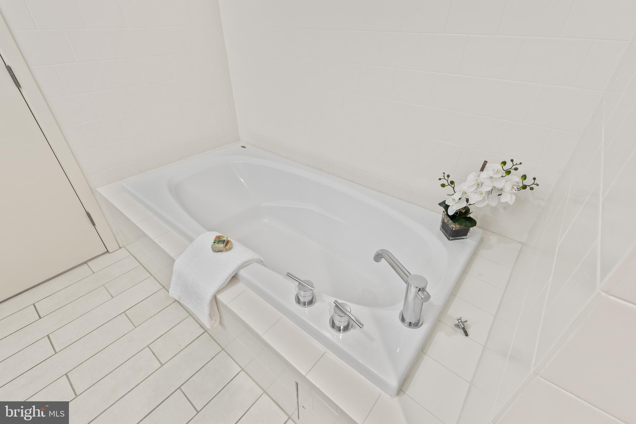 1200 Steuart STREET Unit: 327