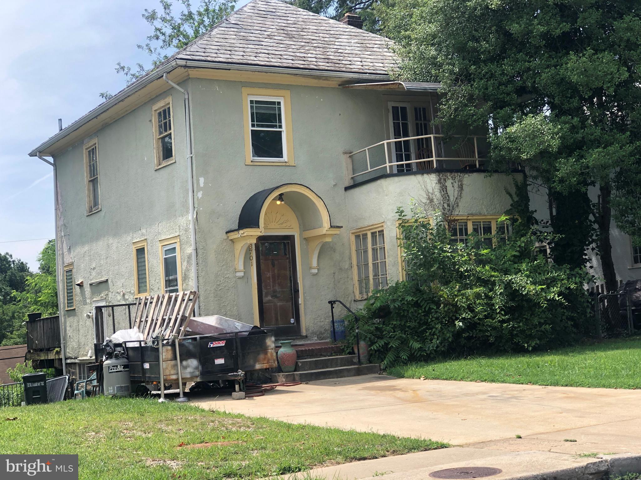 3701 PARKSIDE DRIVE