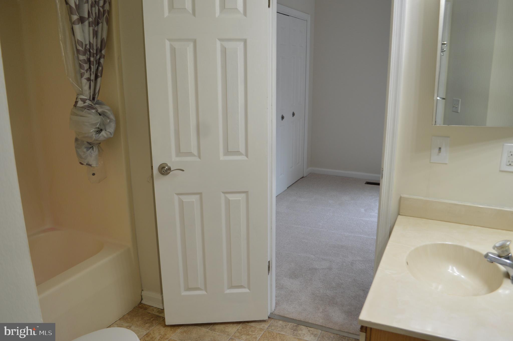 208 Roundhouse COURT