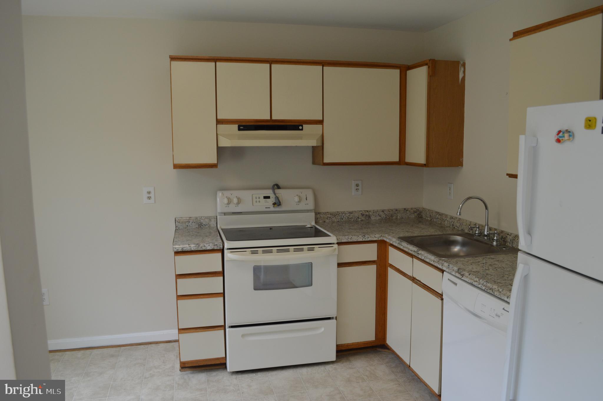 208 Roundhouse COURT