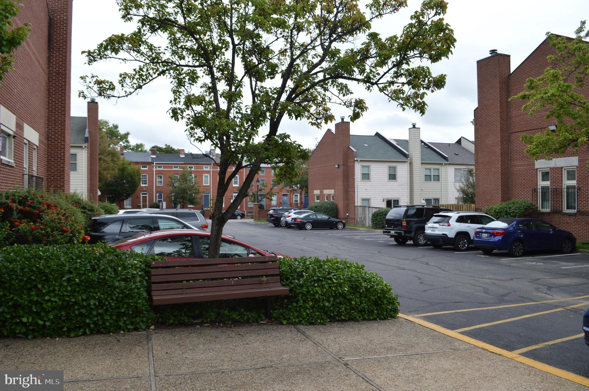 208 Roundhouse COURT