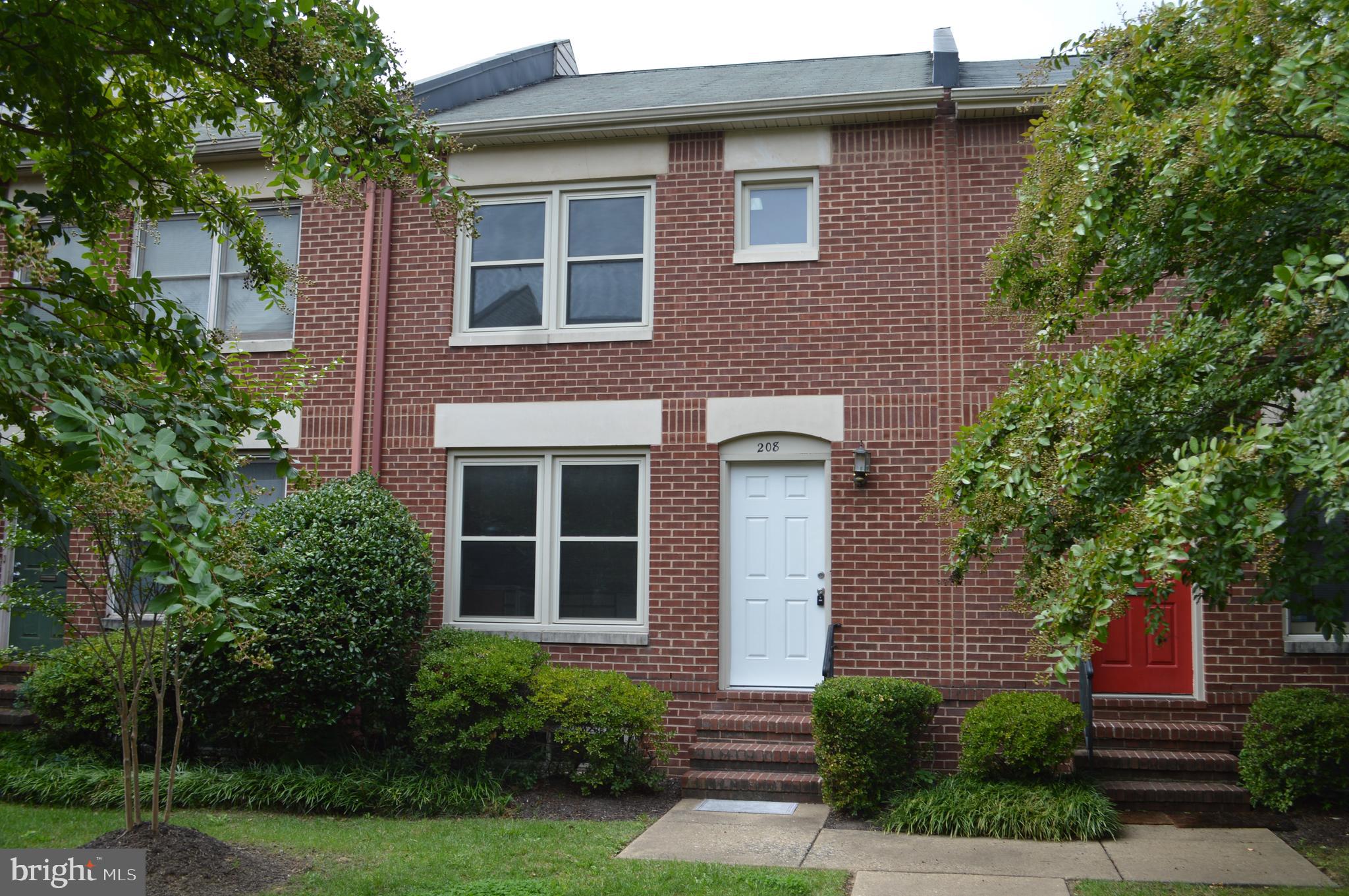 208 Roundhouse COURT