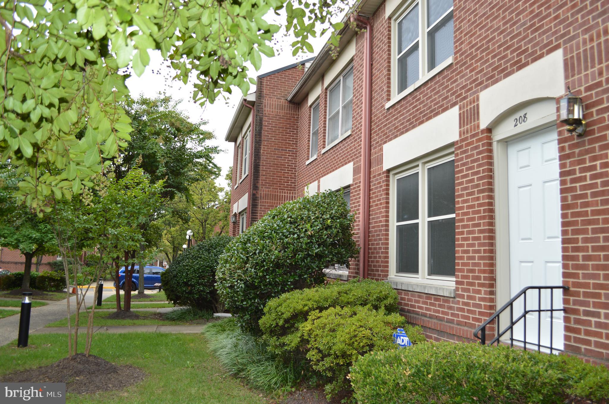 208 Roundhouse COURT