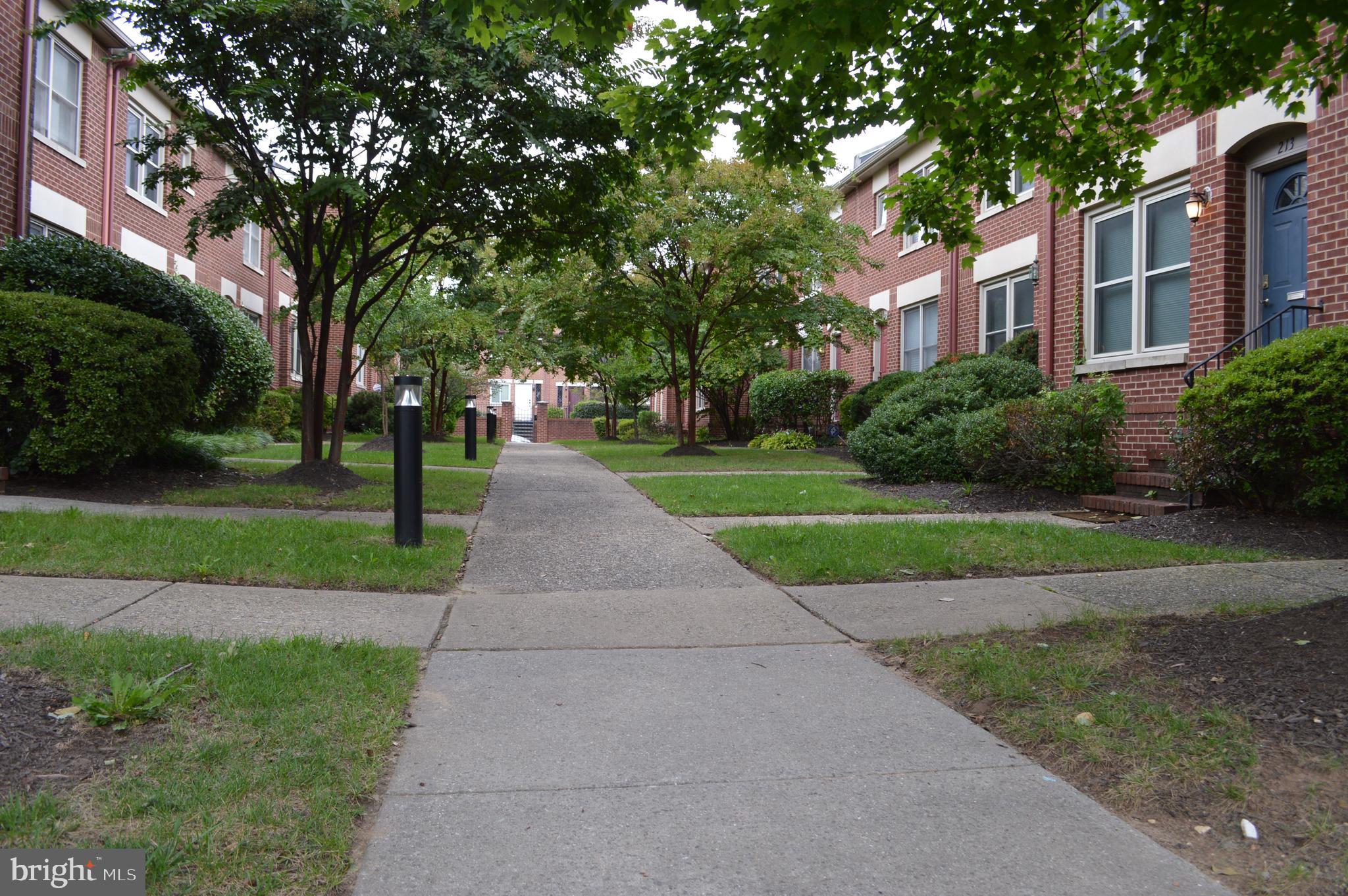 208 Roundhouse COURT