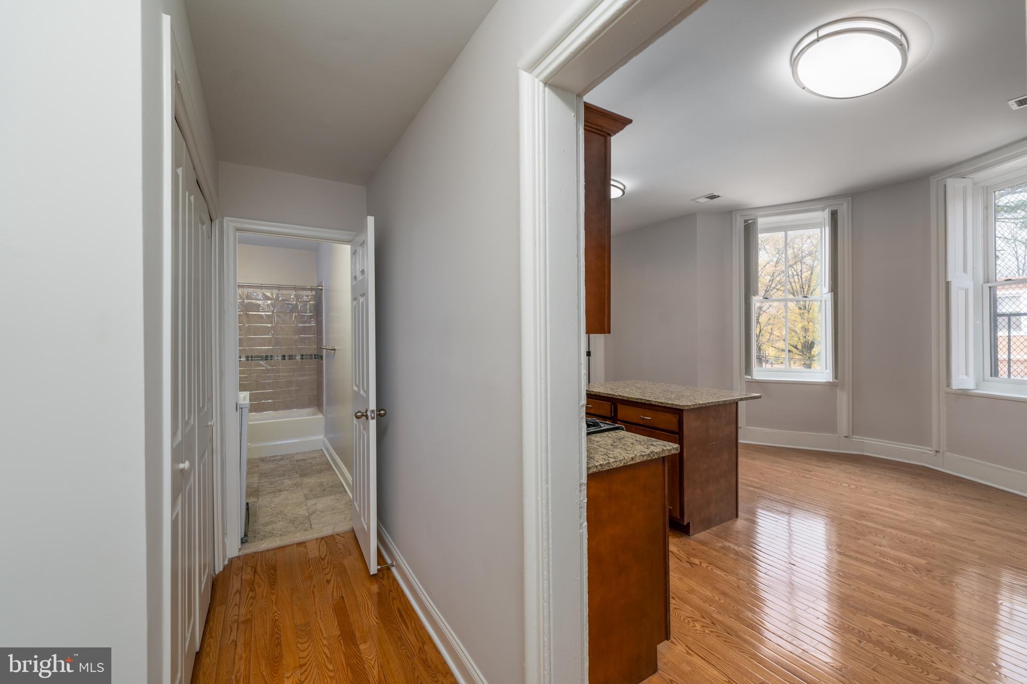 1734 Bolton STREET Unit: 2
