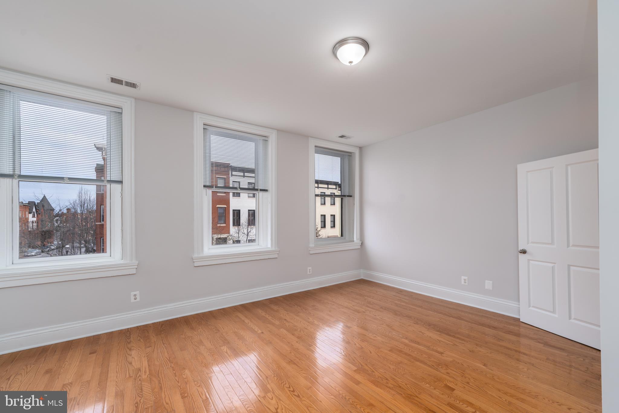 1734 Bolton STREET Unit: 2