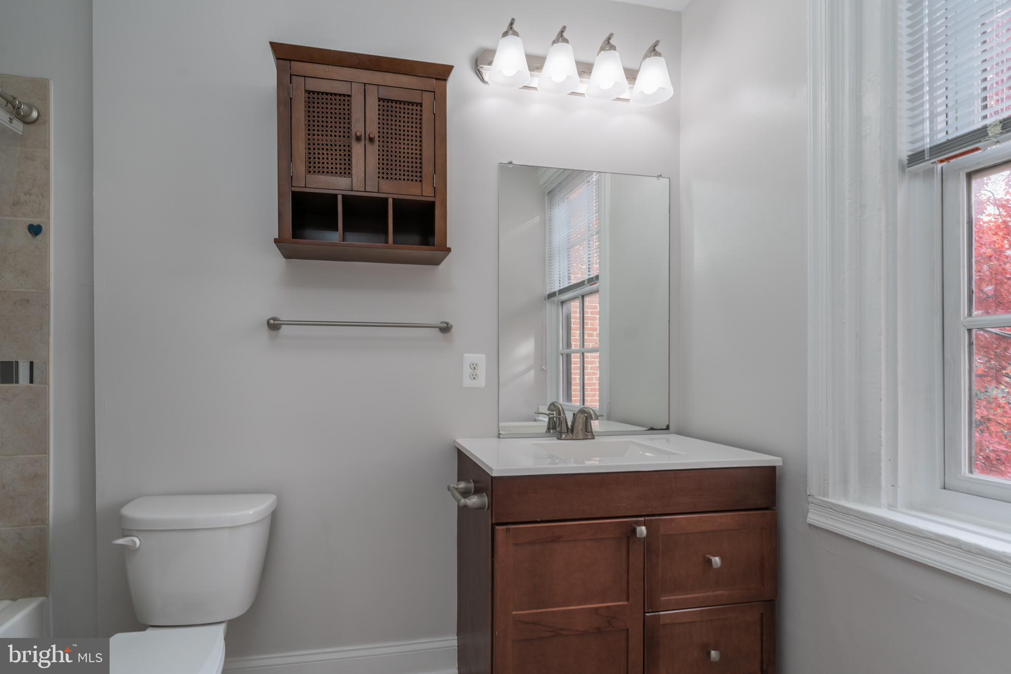 1734 Bolton STREET Unit: 2