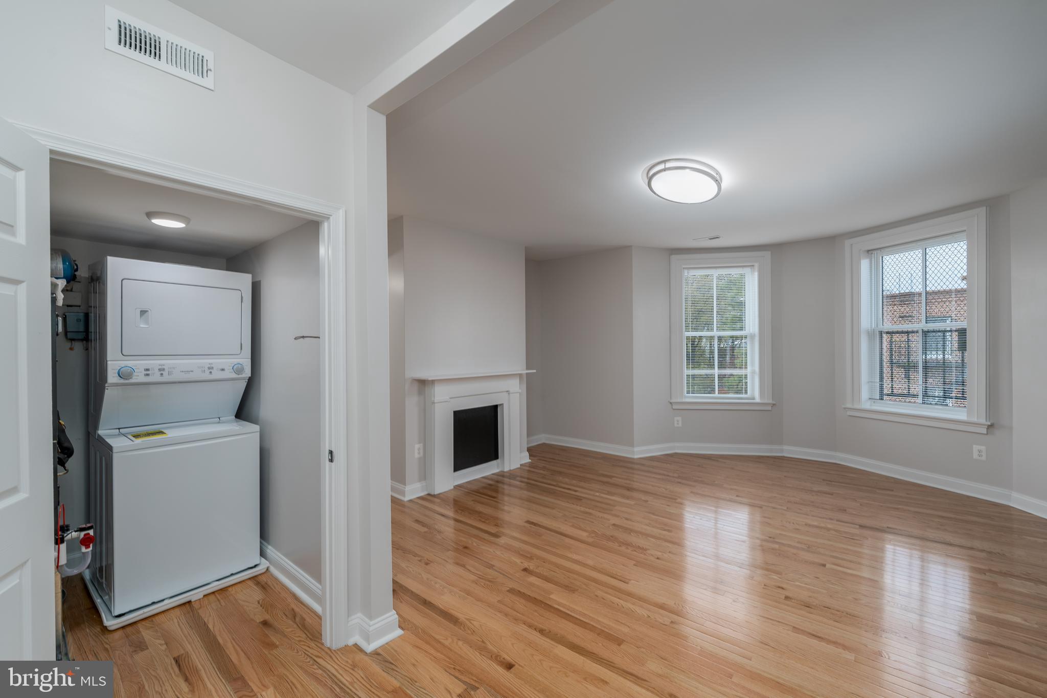 1734 Bolton STREET Unit: 3R
