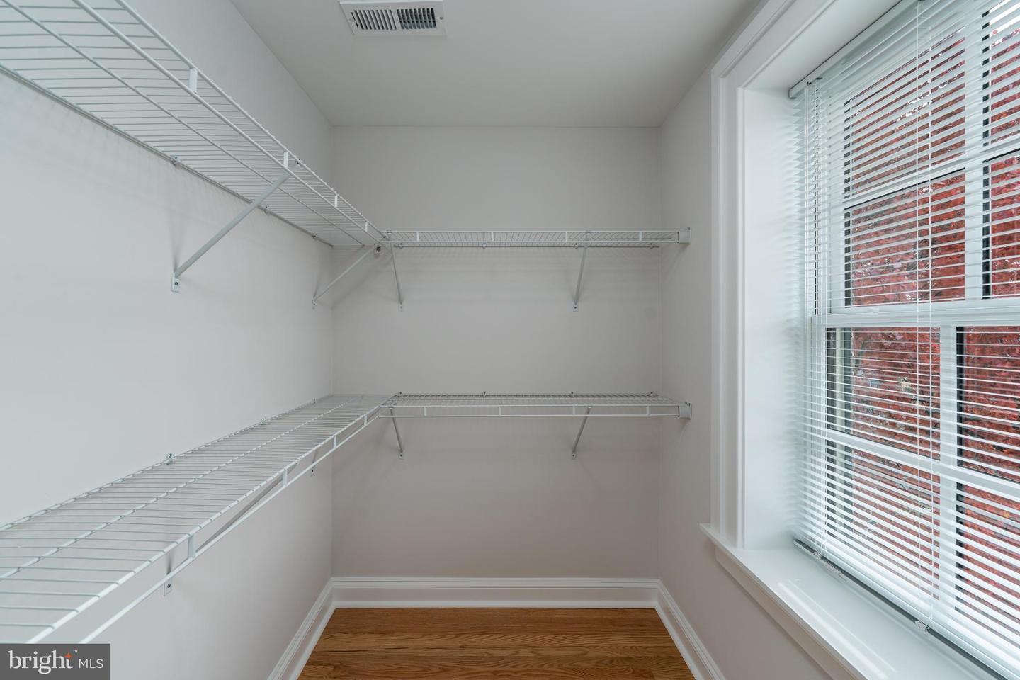 1734 Bolton STREET Unit: 3R