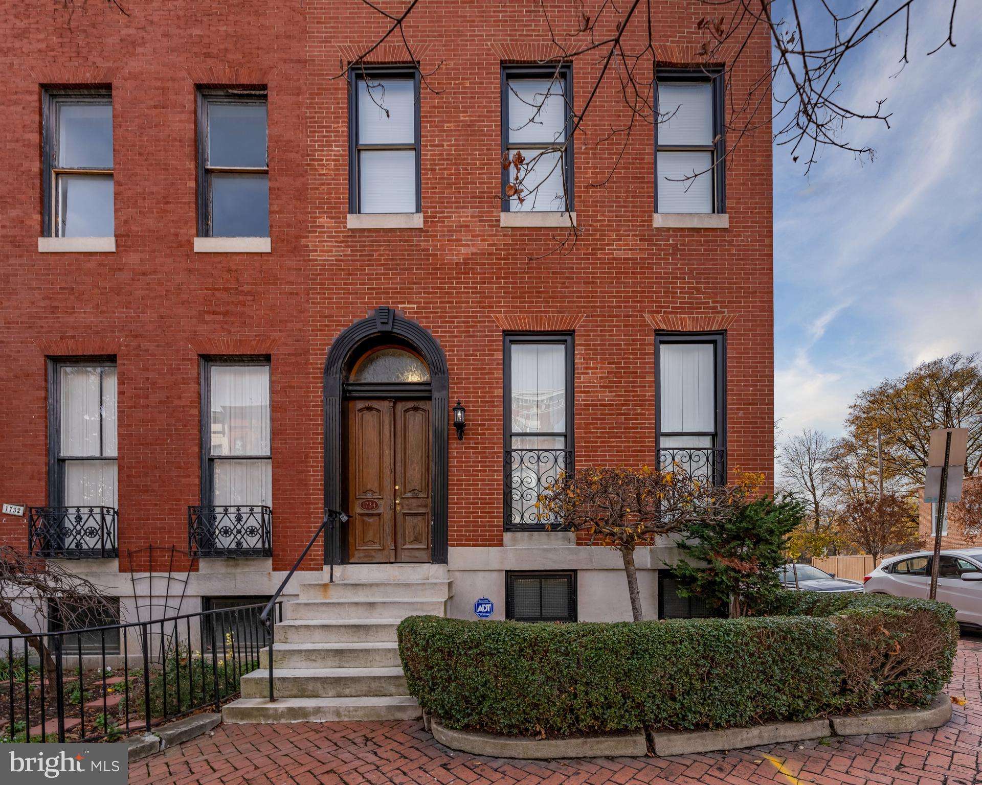 1734 Bolton STREET Unit: 3R